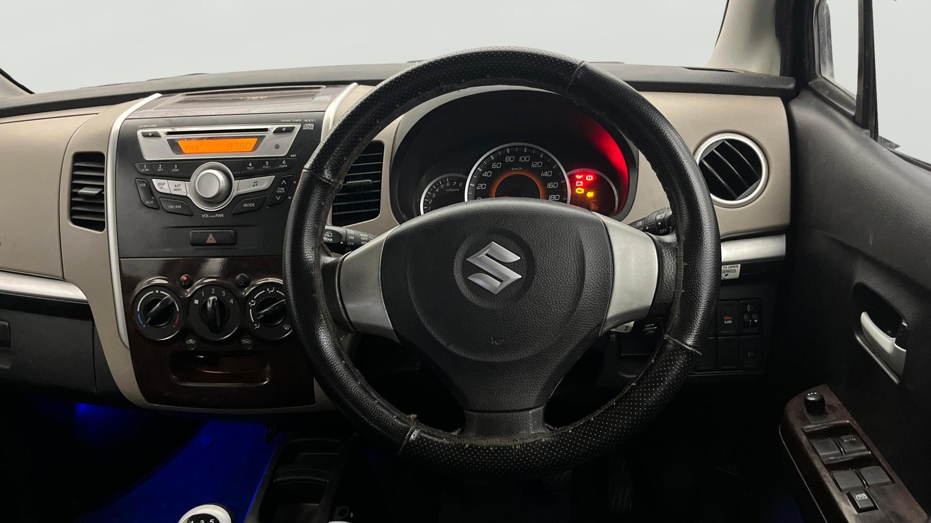 View 2016 Maruti Suzuki 1000 Base Variant Image 12 Used 2016 Maruti Suzuki 1000 Base Variant Image 12
