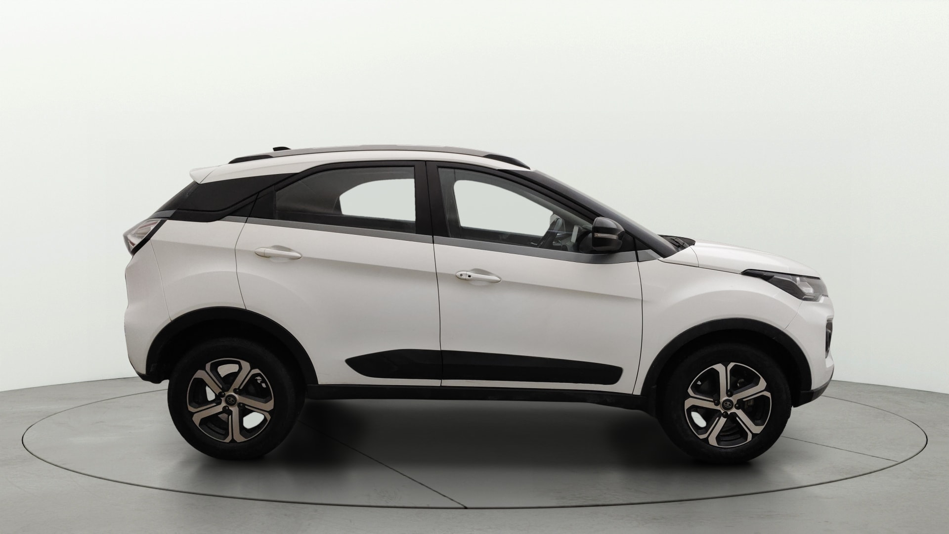 View 2021 Tata Nexon Revotorq XZ Plus (O) Image 8 Used 2021 Tata Nexon Revotorq XZ Plus (O) Image 8