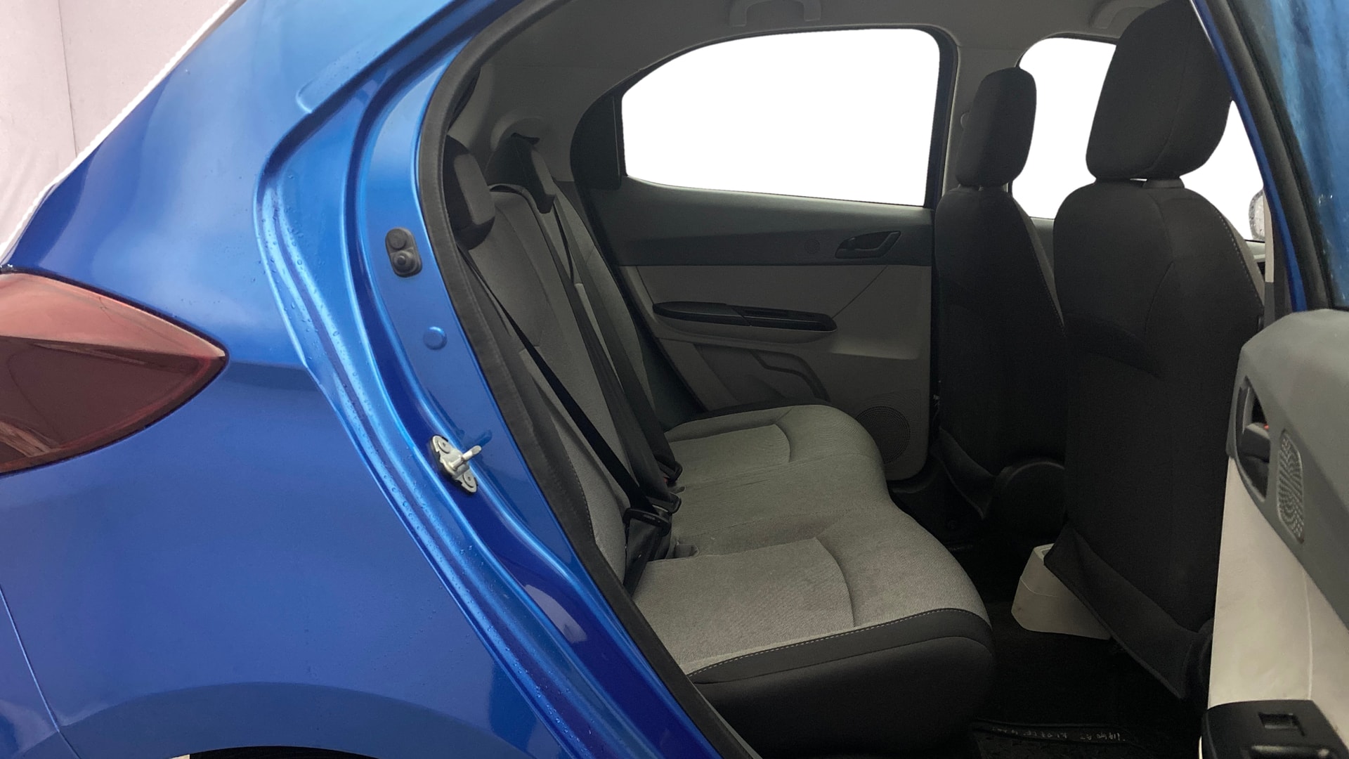 View 2025 Tata Tiago Revotorq XB Image 29 Used 2025 Tata Tiago Revotorq XB Image 29