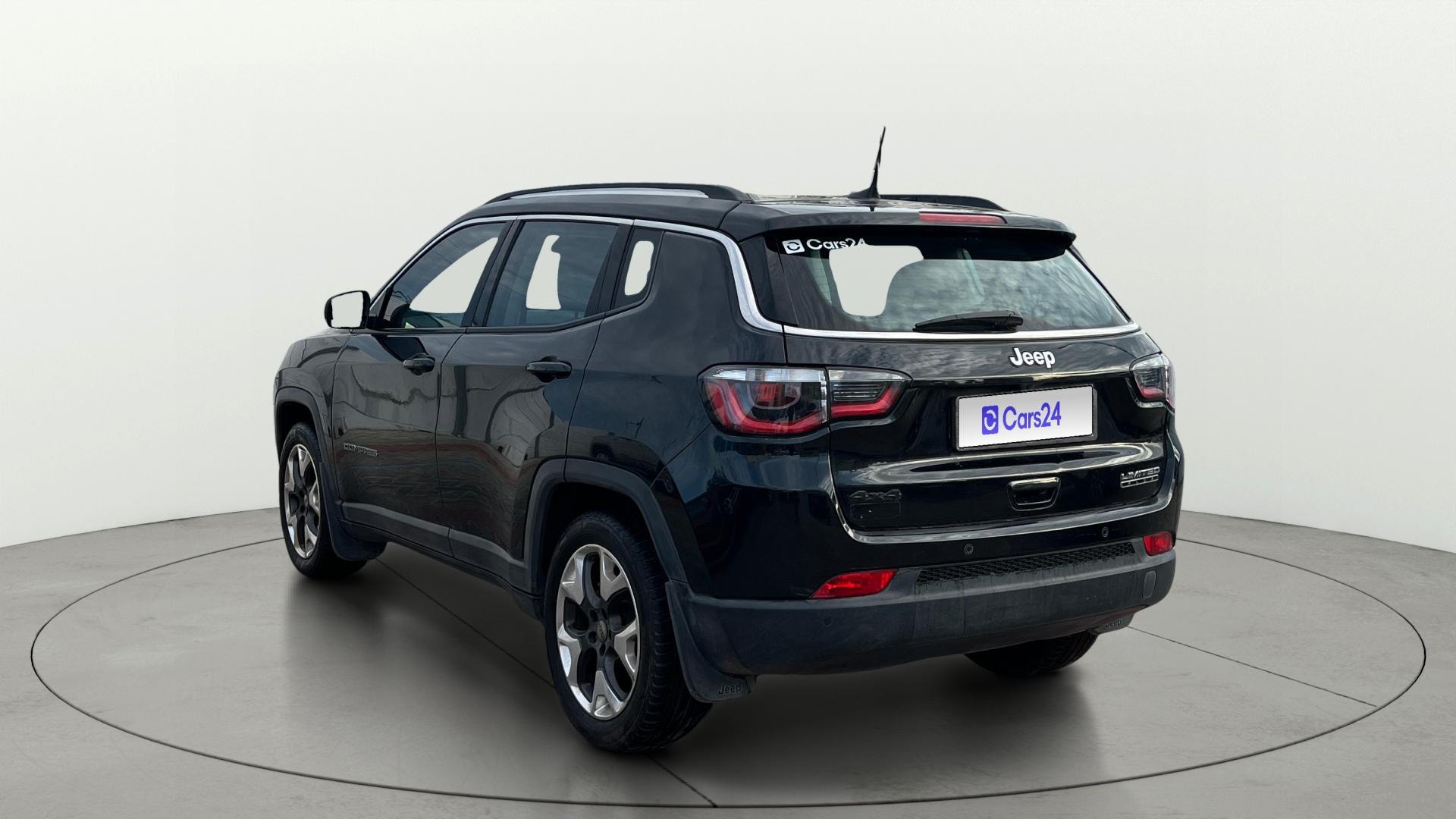 View 2018 Jeep Compass Limited Plus AT Image 2 Used 2018 Jeep Compass Limited Plus AT Image 2
