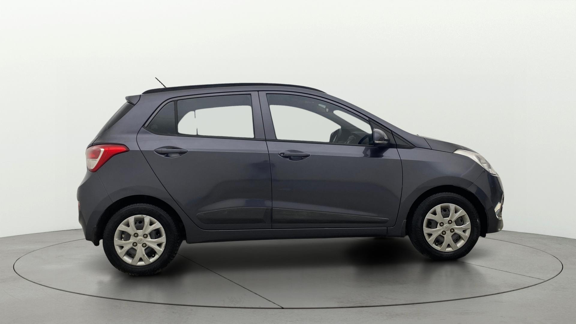 View 2015 Hyundai Grand i10 Sportz 1.2 Kappa Image 8 Used 2015 Hyundai Grand i10 Sportz 1.2 Kappa Image 8