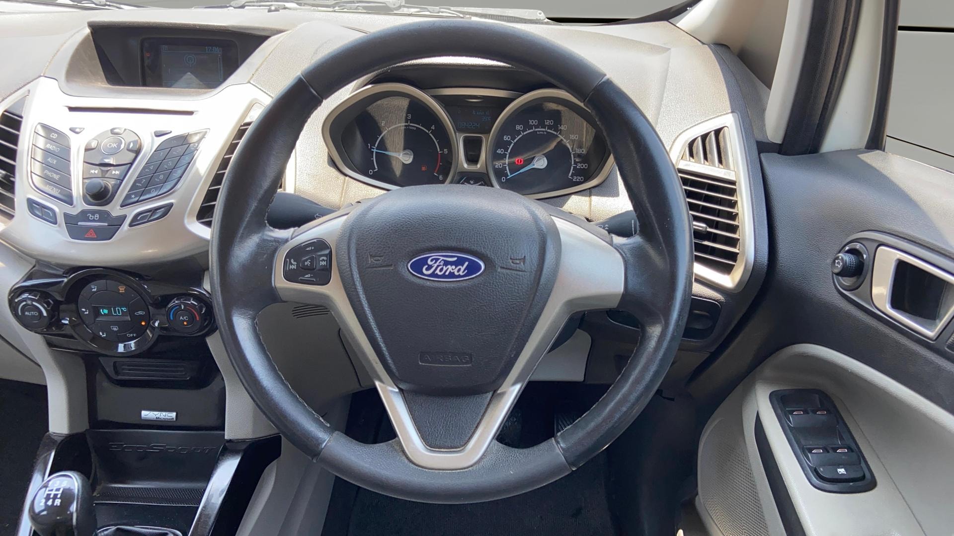 View 2015 Ford EcoSport 1.5 TDCi Diesel Ambiente BS IV Image 20 Used 2015 Ford EcoSport 1.5 TDCi Diesel Ambiente BS IV Image 20