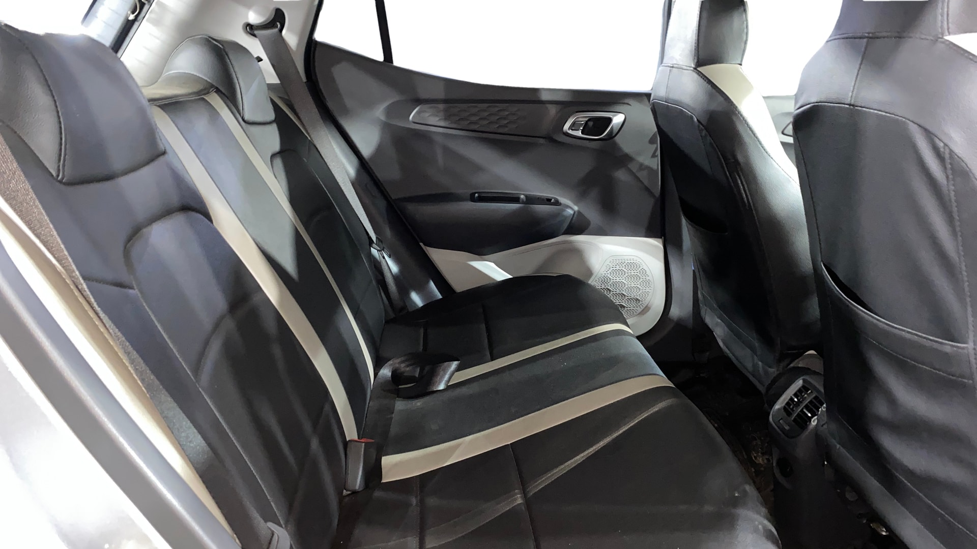 View 2022 Hyundai Grand i10 Nios Sportz Petrol AMT Image 29 Used 2022 Hyundai Grand i10 Nios Sportz Petrol AMT Image 29