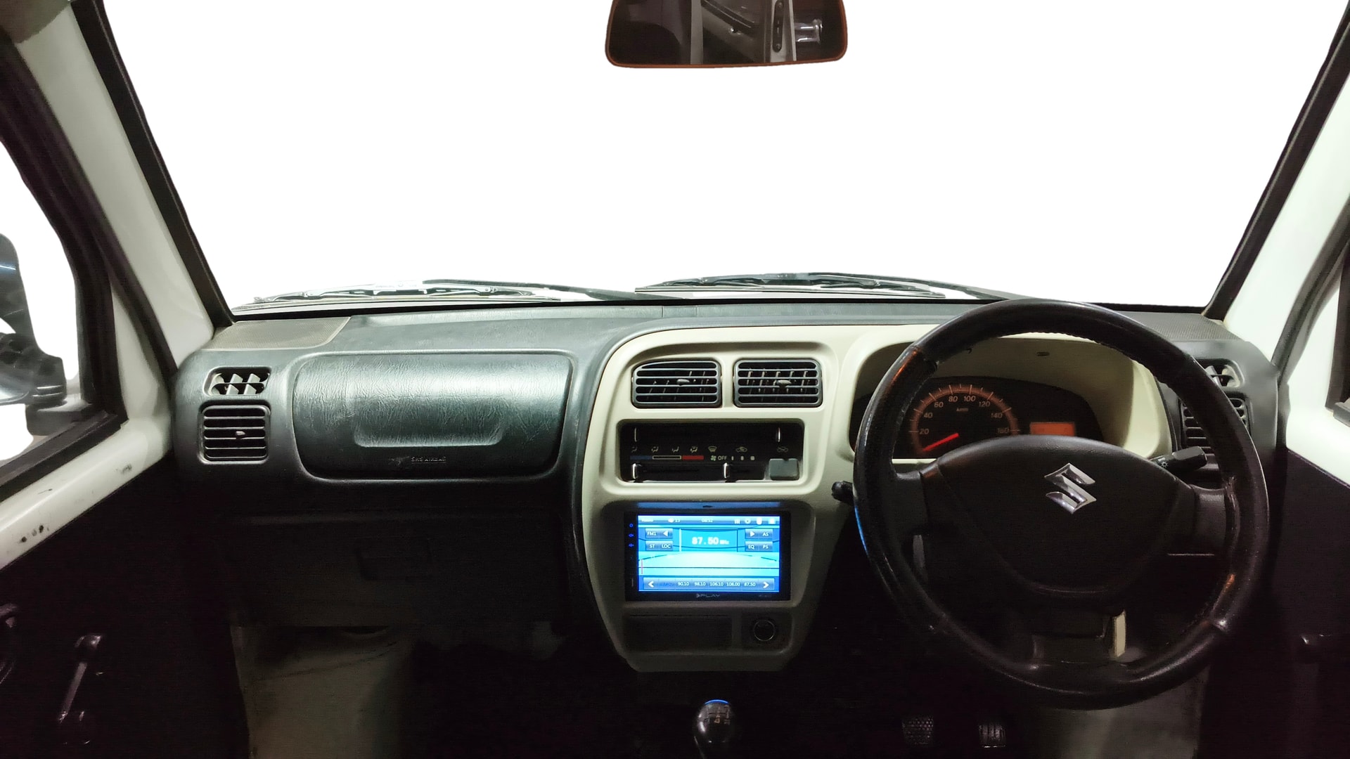 View 2022 Maruti Suzuki 1000 Base Variant Image 16 Used 2022 Maruti Suzuki 1000 Base Variant Image 16