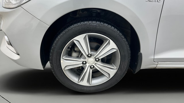 View Hyundai Verna Image 30 Used Hyundai Verna Image 30