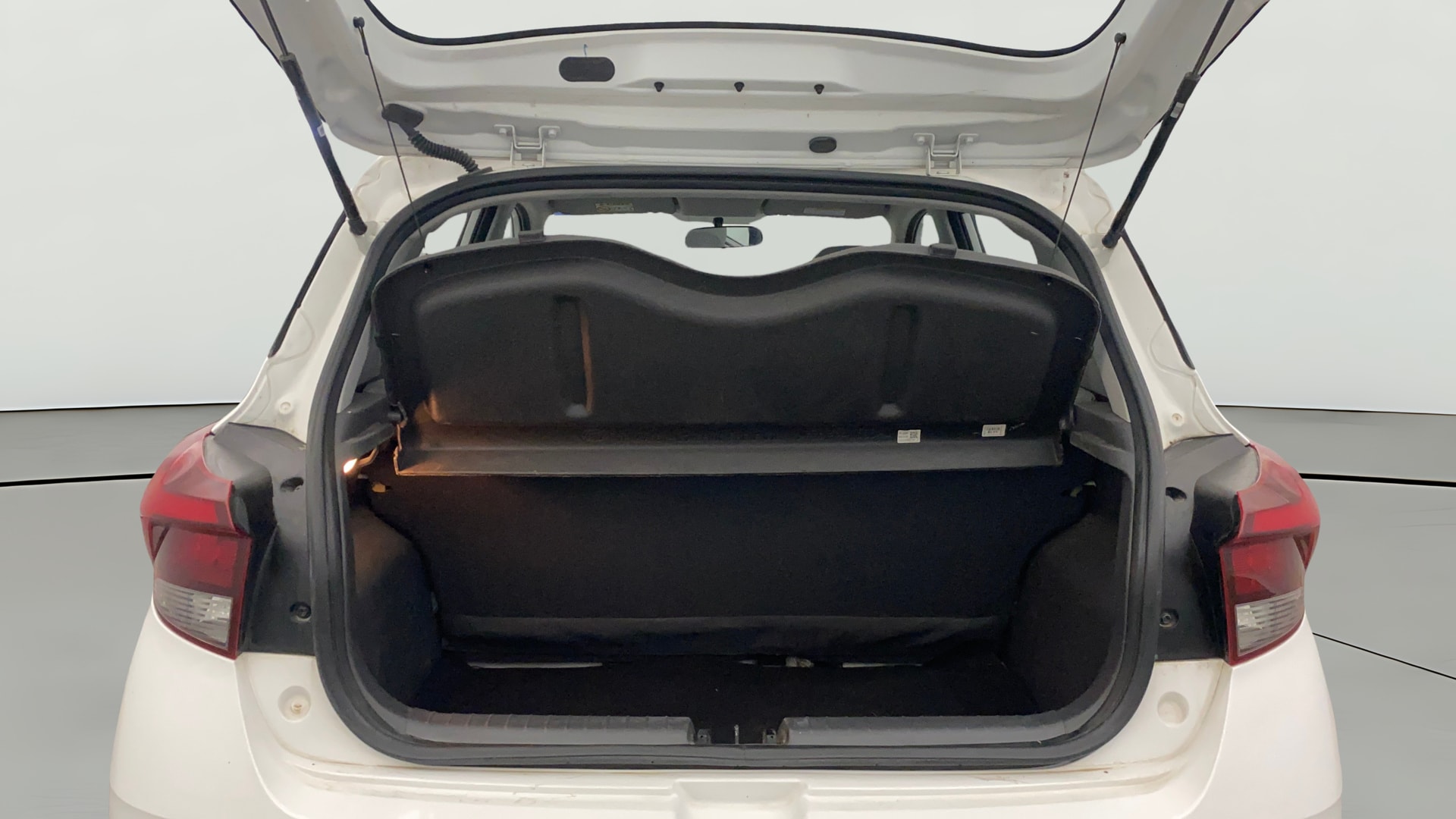 View 2023 Hyundai Grand i10 Nios Sportz Petrol AMT Image 43 Used 2023 Hyundai Grand i10 Nios Sportz Petrol AMT Image 43