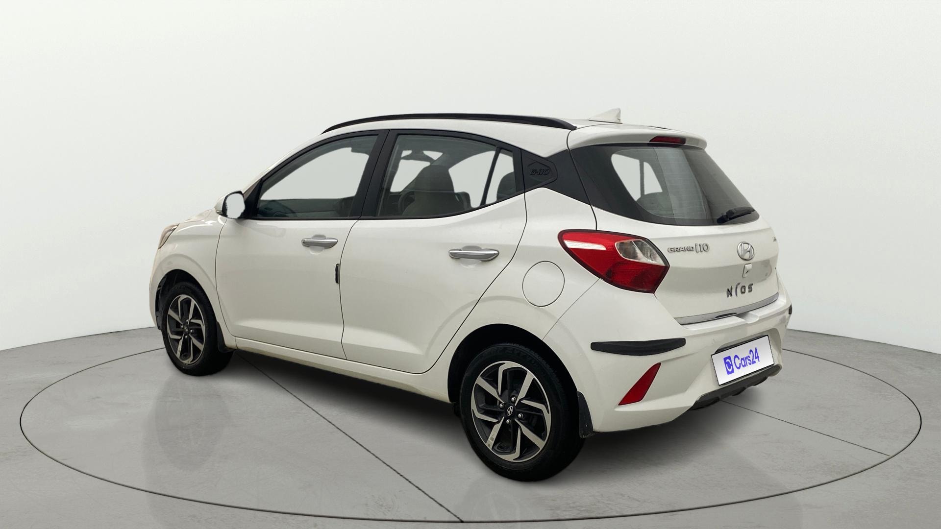 View 2022 Hyundai Grand i10 Nios Asta Petrol AMT Image 2 Used 2022 Hyundai Grand i10 Nios Asta Petrol AMT Image 2