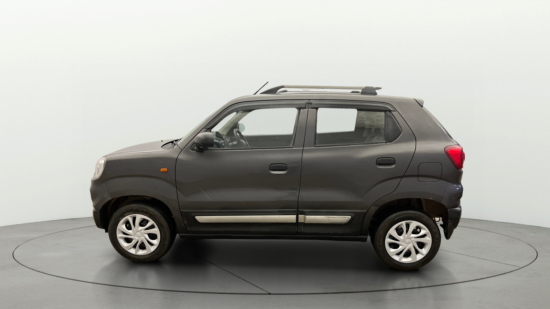 View 2022 Maruti Suzuki 1000 Base Variant Image 5 Used 2022 Maruti Suzuki 1000 Base Variant Image 5