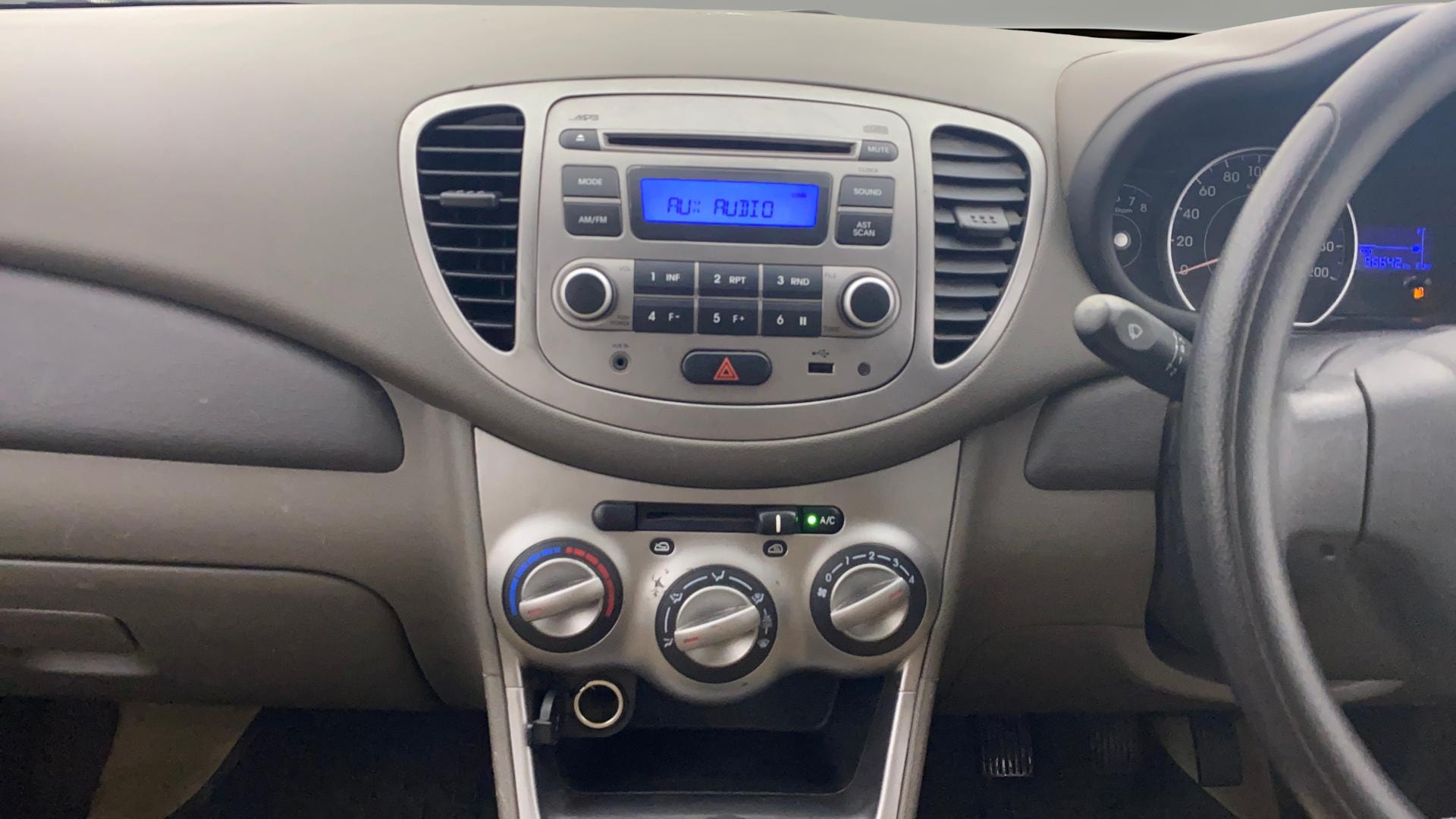 View 2014 Hyundai i10 1.1 Magna Image 17 Used 2014 Hyundai i10 1.1 Magna Image 17