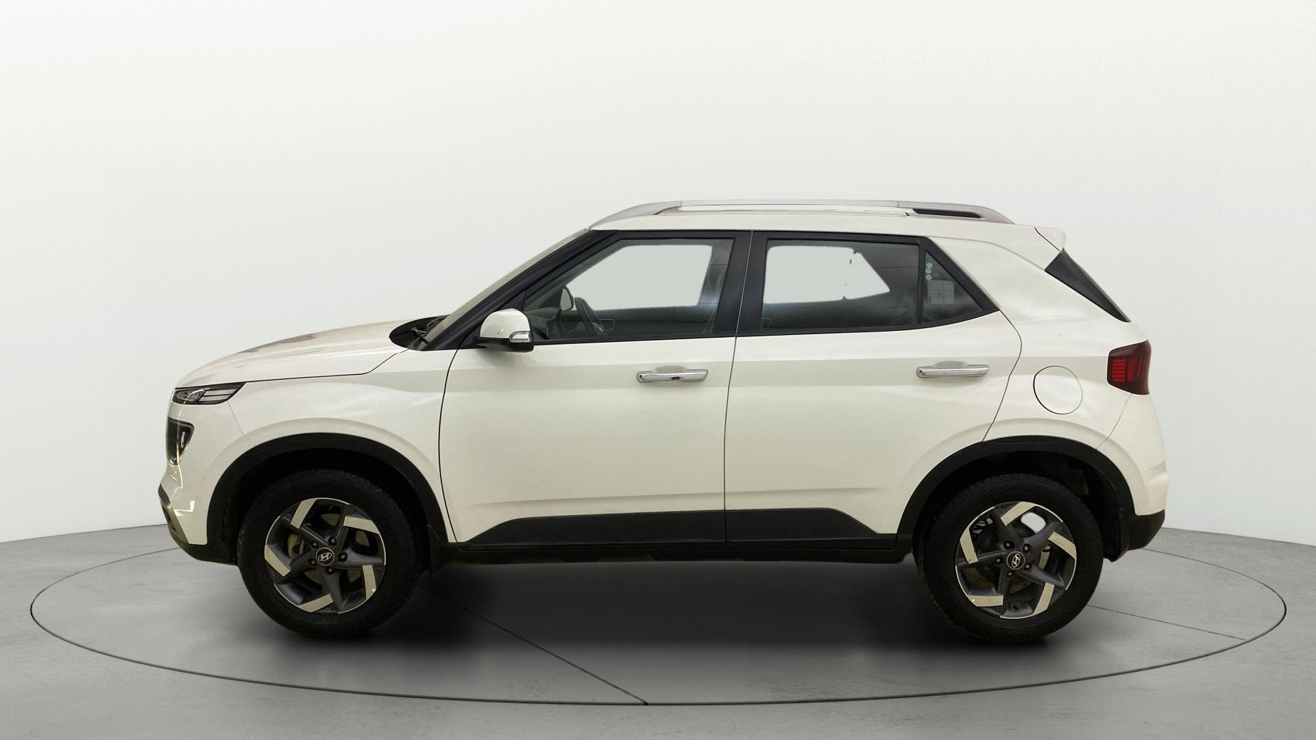 View 2019 Hyundai Venue E 1.2 Petrol BS IV Image 6 Used 2019 Hyundai Venue E 1.2 Petrol BS IV Image 6