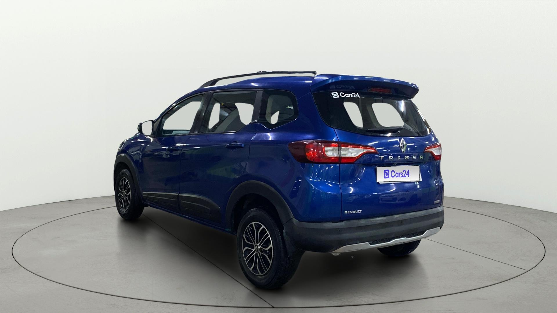 View 2019 Renault Triber RXZ Image 2 Used 2019 Renault Triber RXZ Image 2
