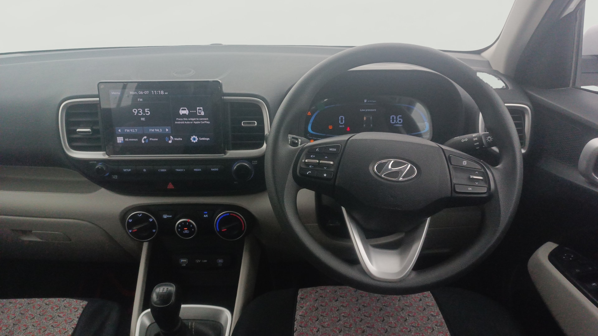 View 2025 Hyundai Venue E 1.2 Petrol BS IV Image 21 Used 2025 Hyundai Venue E 1.2 Petrol BS IV Image 21