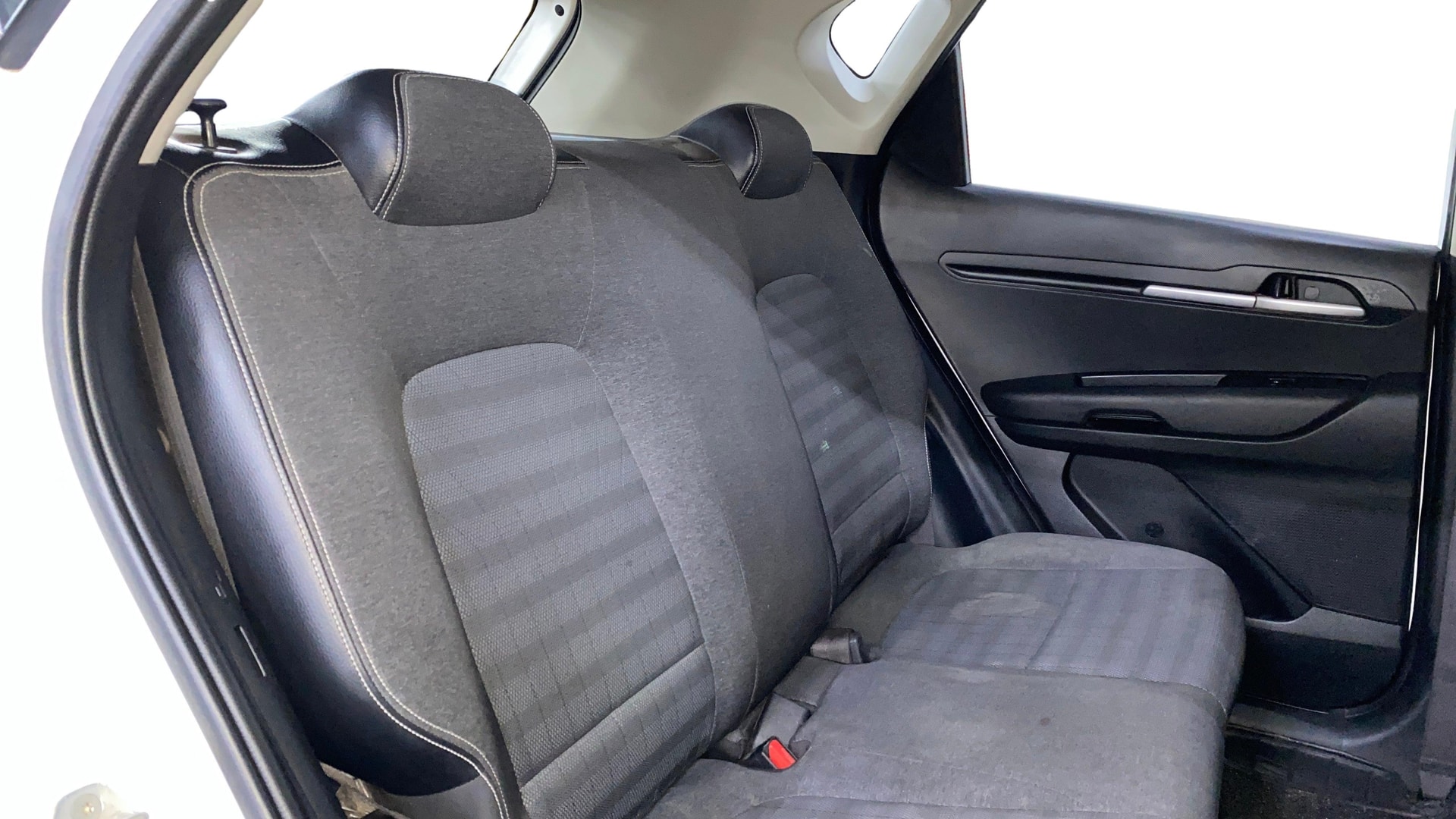 View 2022 Kia Sonet HTK Diesel Image 28 Used 2022 Kia Sonet HTK Diesel Image 28