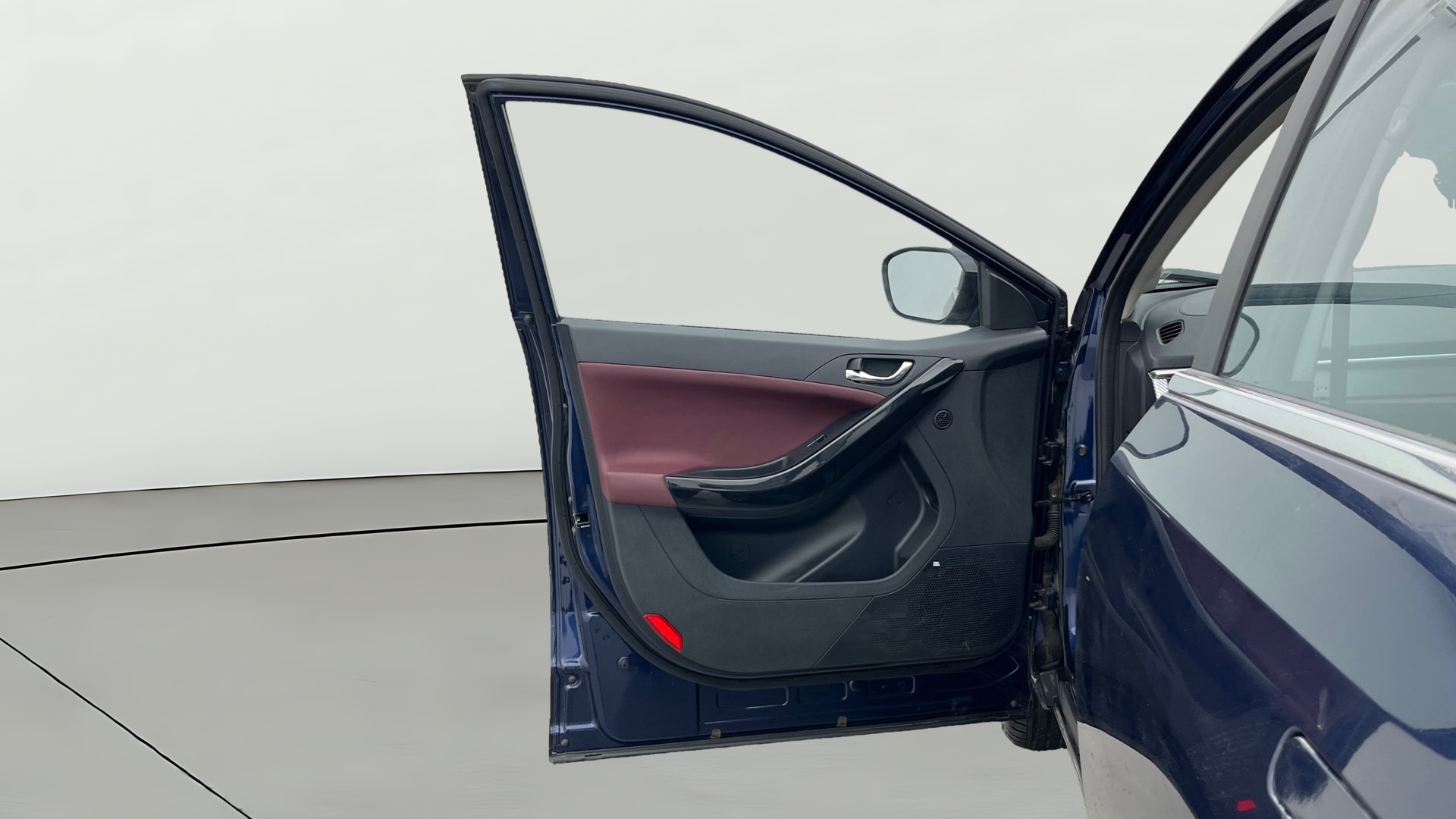 View 2025 Tata Curvv Smart 1.2 Revotron Petrol 6MT Image 38 Used 2025 Tata Curvv Smart 1.2 Revotron Petrol 6MT Image 38