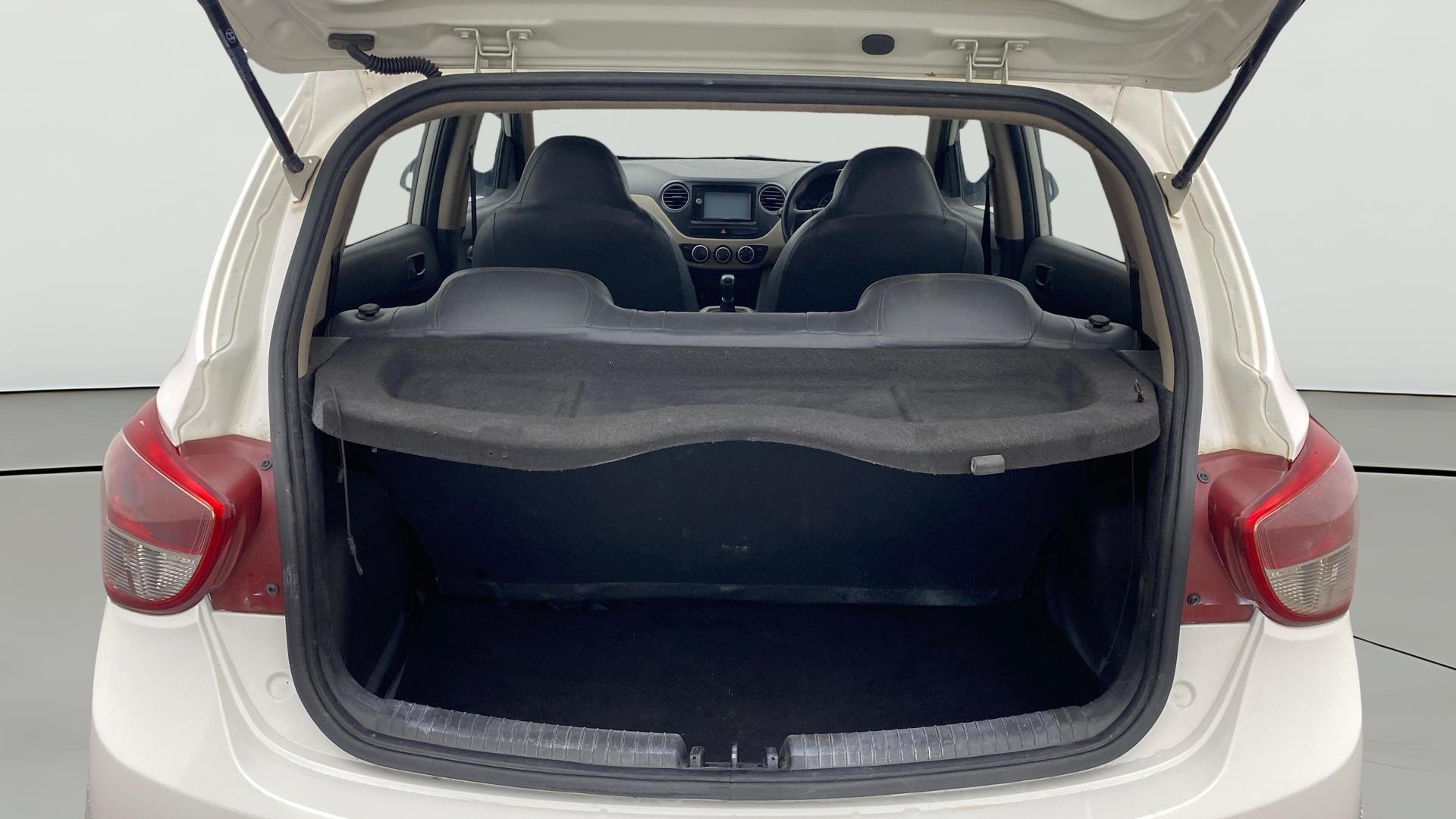 View 2017 Hyundai Grand i10 Magna 1.2 Kappa VTVT Image 37 Used 2017 Hyundai Grand i10 Magna 1.2 Kappa VTVT Image 37