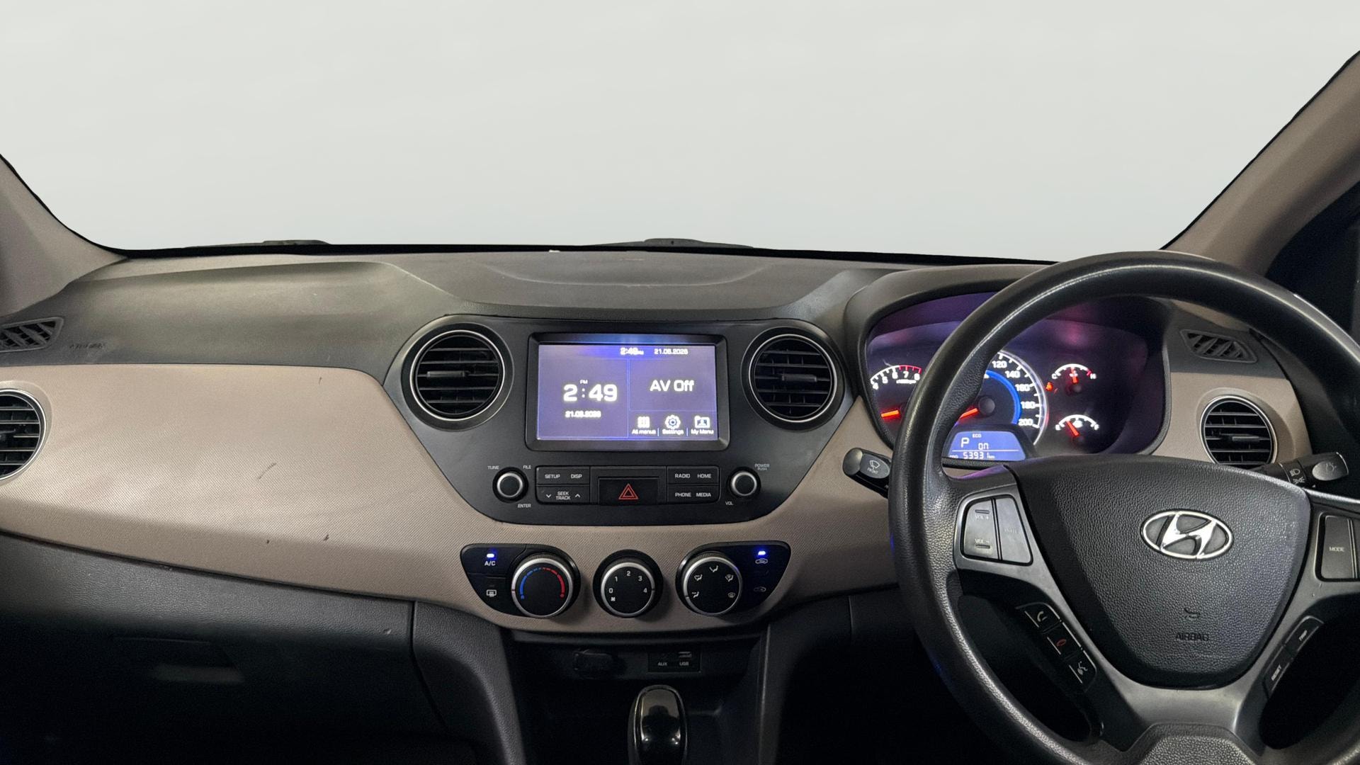 View 2018 Hyundai Grand i10 1.2 Sportz AT Petrol Image 17 Used 2018 Hyundai Grand i10 1.2 Sportz AT Petrol Image 17