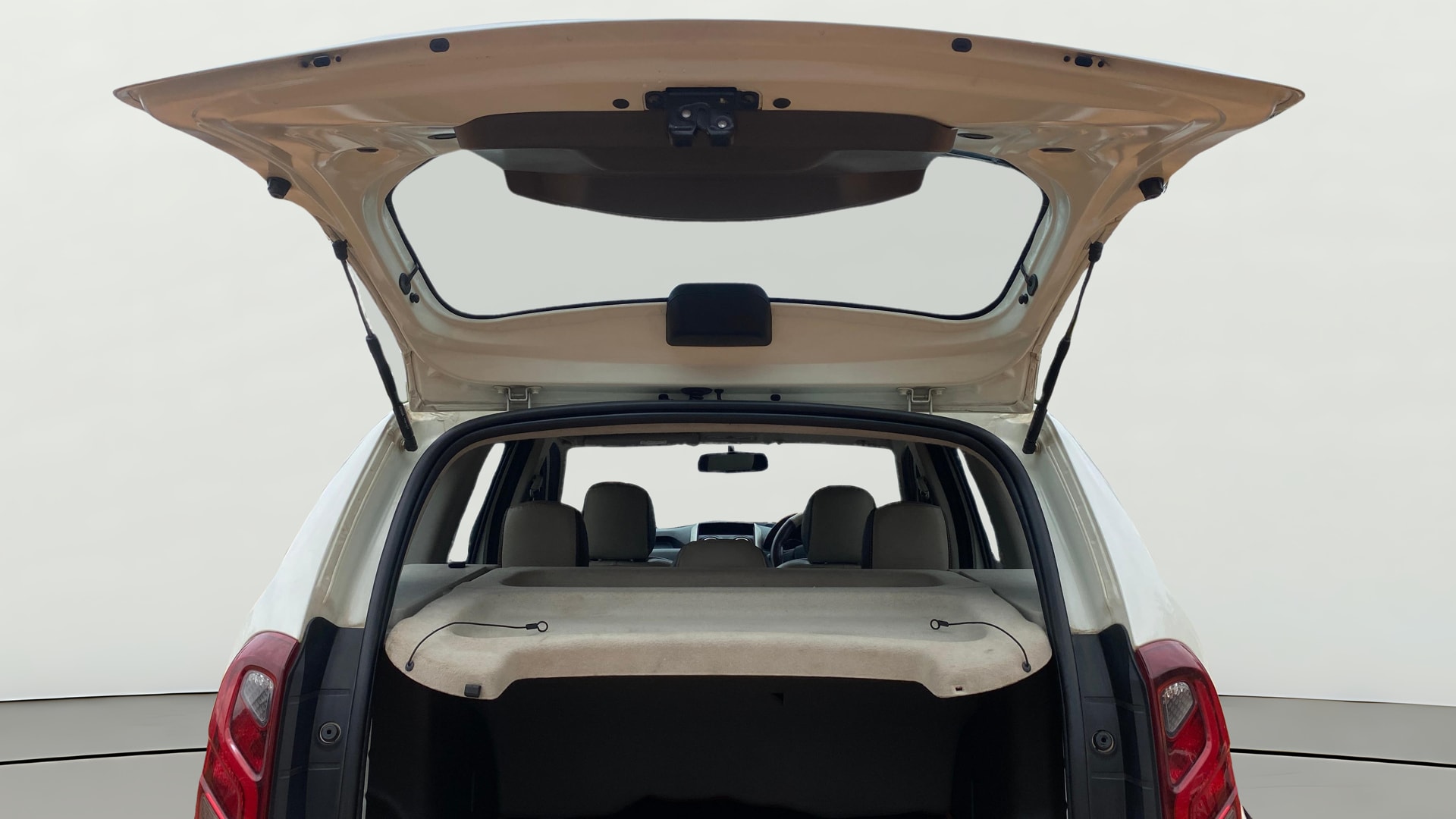 View 2019 Renault Duster 85 PS RXS 4X2 MT Image 31 Used 2019 Renault Duster 85 PS RXS 4X2 MT Image 31