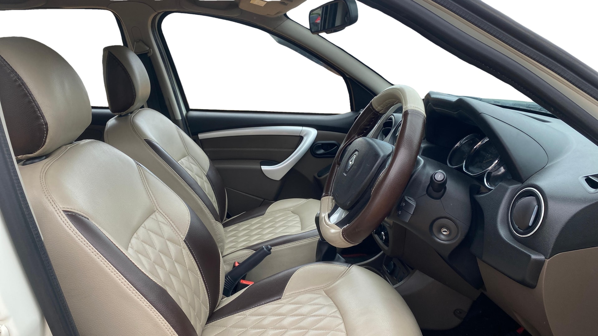 View 2019 Renault Duster 85 PS RXS 4X2 MT Image 17 Used 2019 Renault Duster 85 PS RXS 4X2 MT Image 17