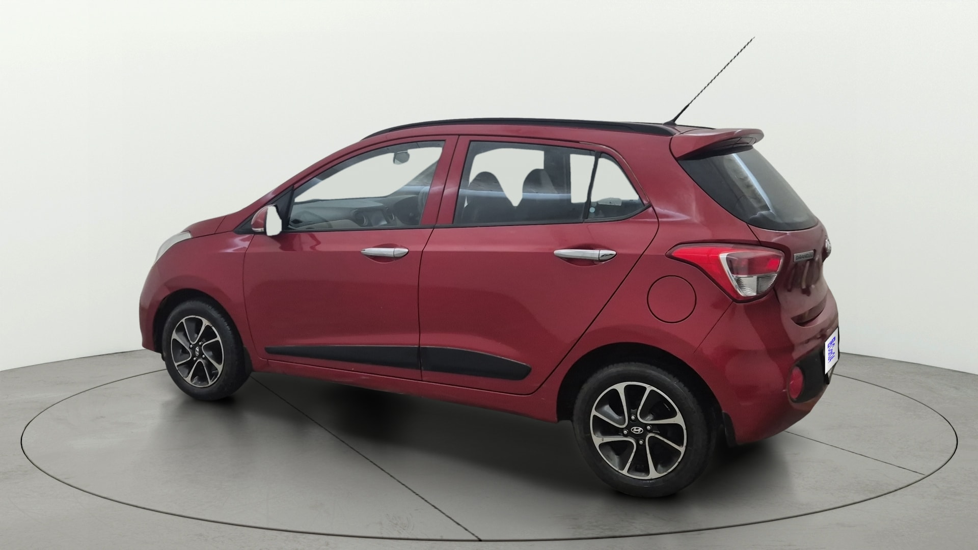 View 2018 Hyundai Grand i10 1.2 Sportz AT Petrol Image 2 Used 2018 Hyundai Grand i10 1.2 Sportz AT Petrol Image 2