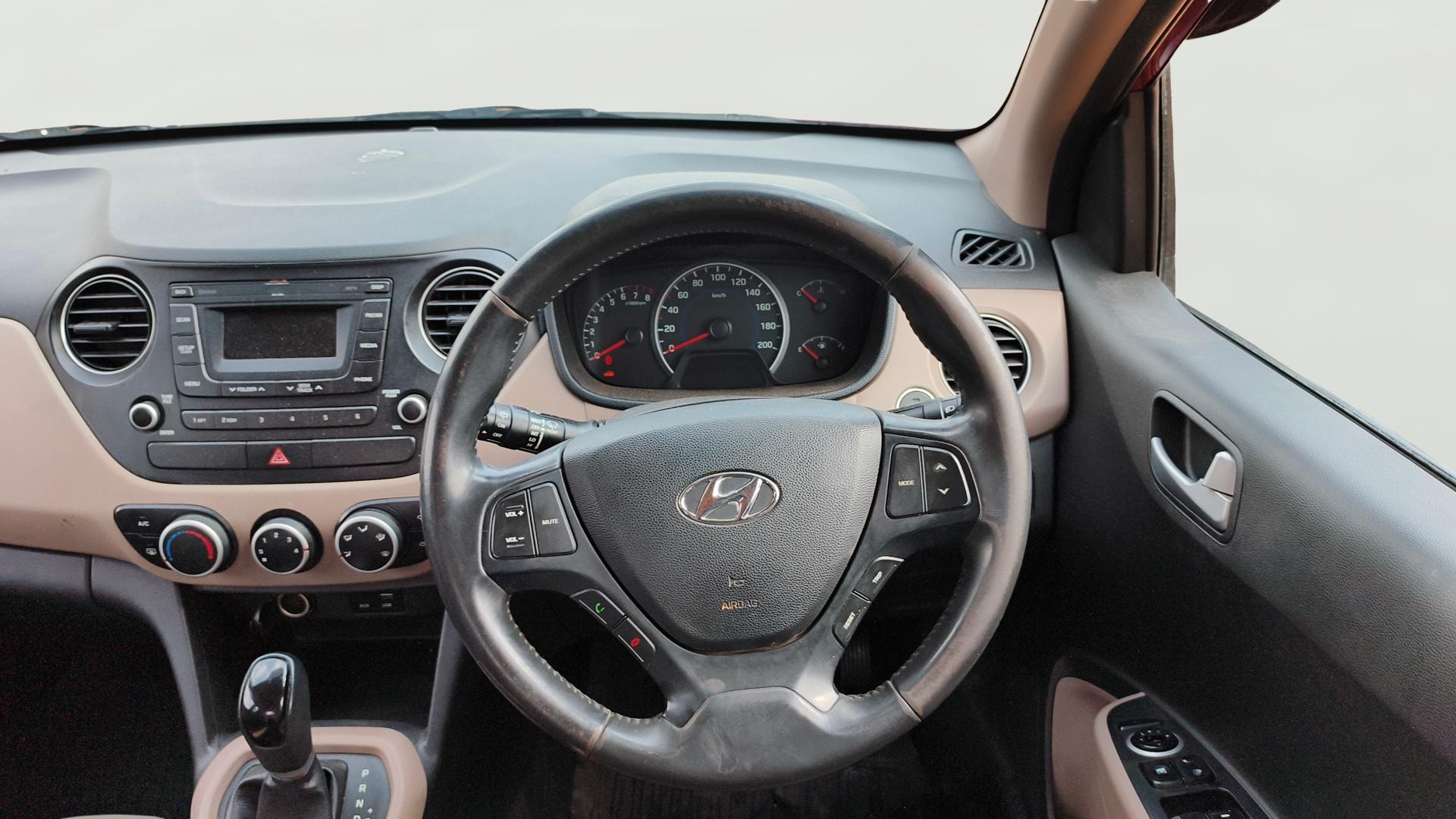 View 2016 Hyundai Grand i10 Asta AT 1.2 Kappa VTVT Image 12 Used 2016 Hyundai Grand i10 Asta AT 1.2 Kappa VTVT Image 12