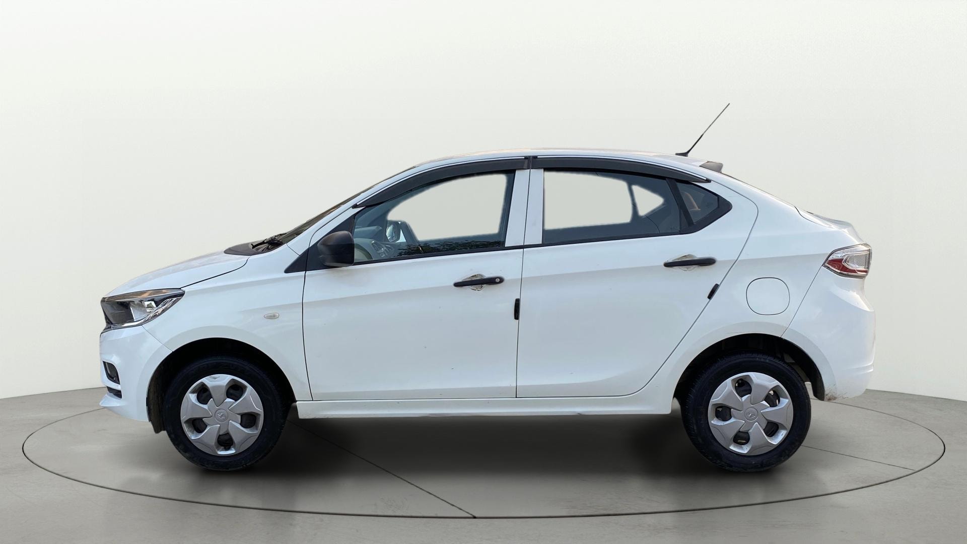 View 2023 Tata Tigor XE Diesel Image 5 Used 2023 Tata Tigor XE Diesel Image 5