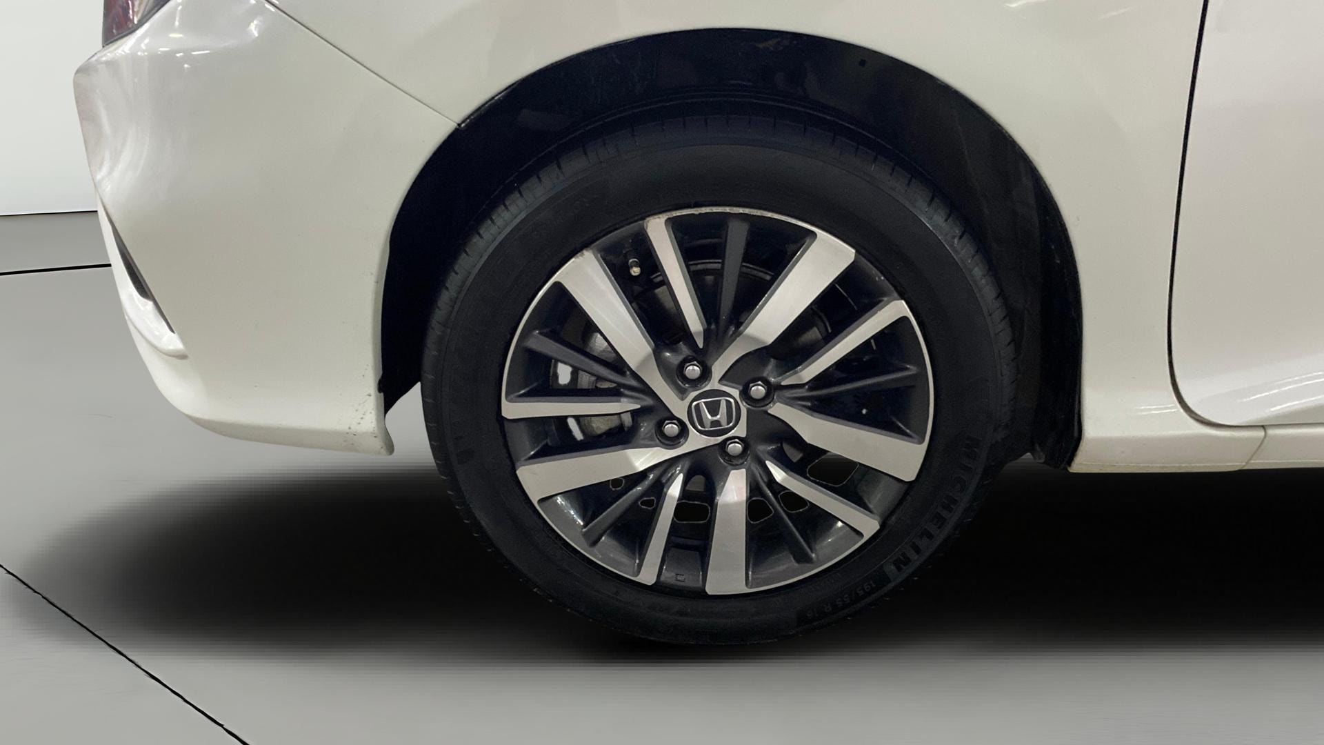 View 2022 Honda City ZX MT Diesel Anniversary Edition Image 34 Used 2022 Honda City ZX MT Diesel Anniversary Edition Image 34