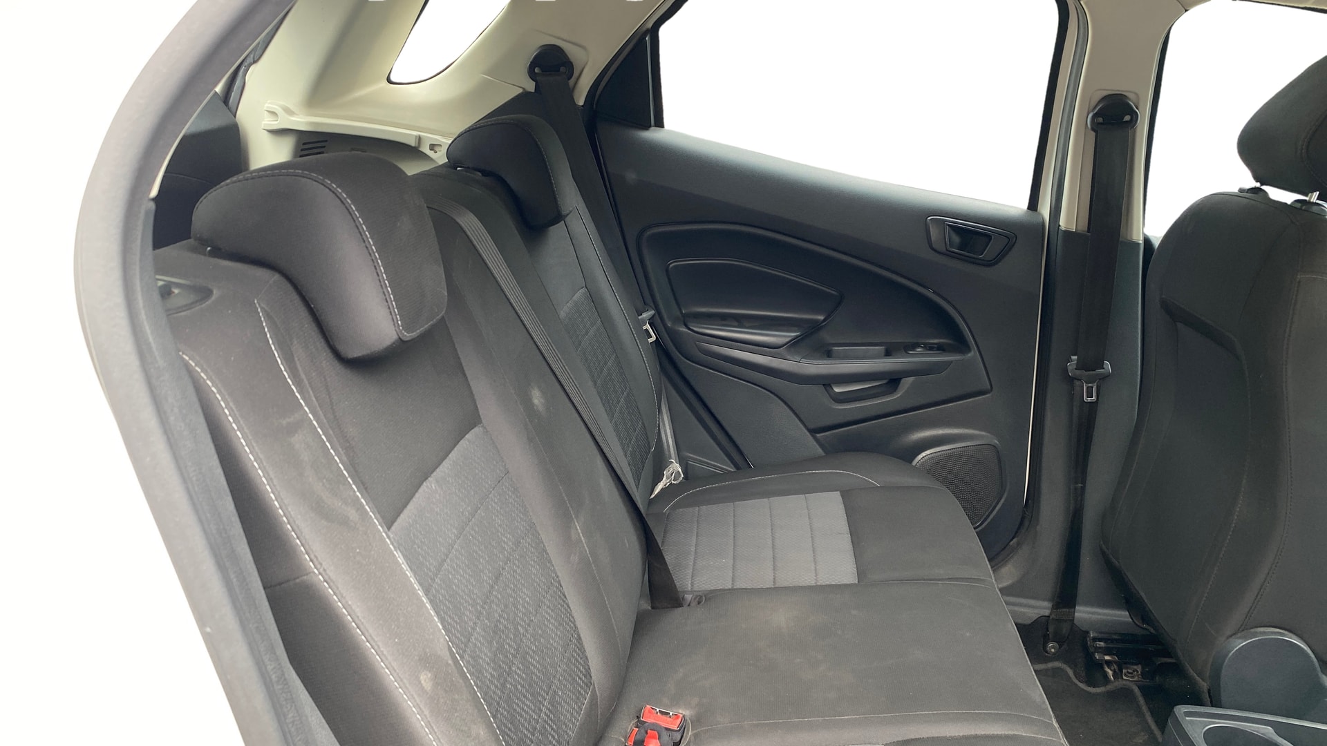 View 2019 Ford EcoSport 1.5 TDCi Diesel Ambiente BS IV Image 38 Used 2019 Ford EcoSport 1.5 TDCi Diesel Ambiente BS IV Image 38
