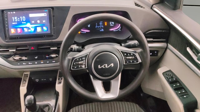 View Kia Carens Image 14 Used Kia Carens Image 14