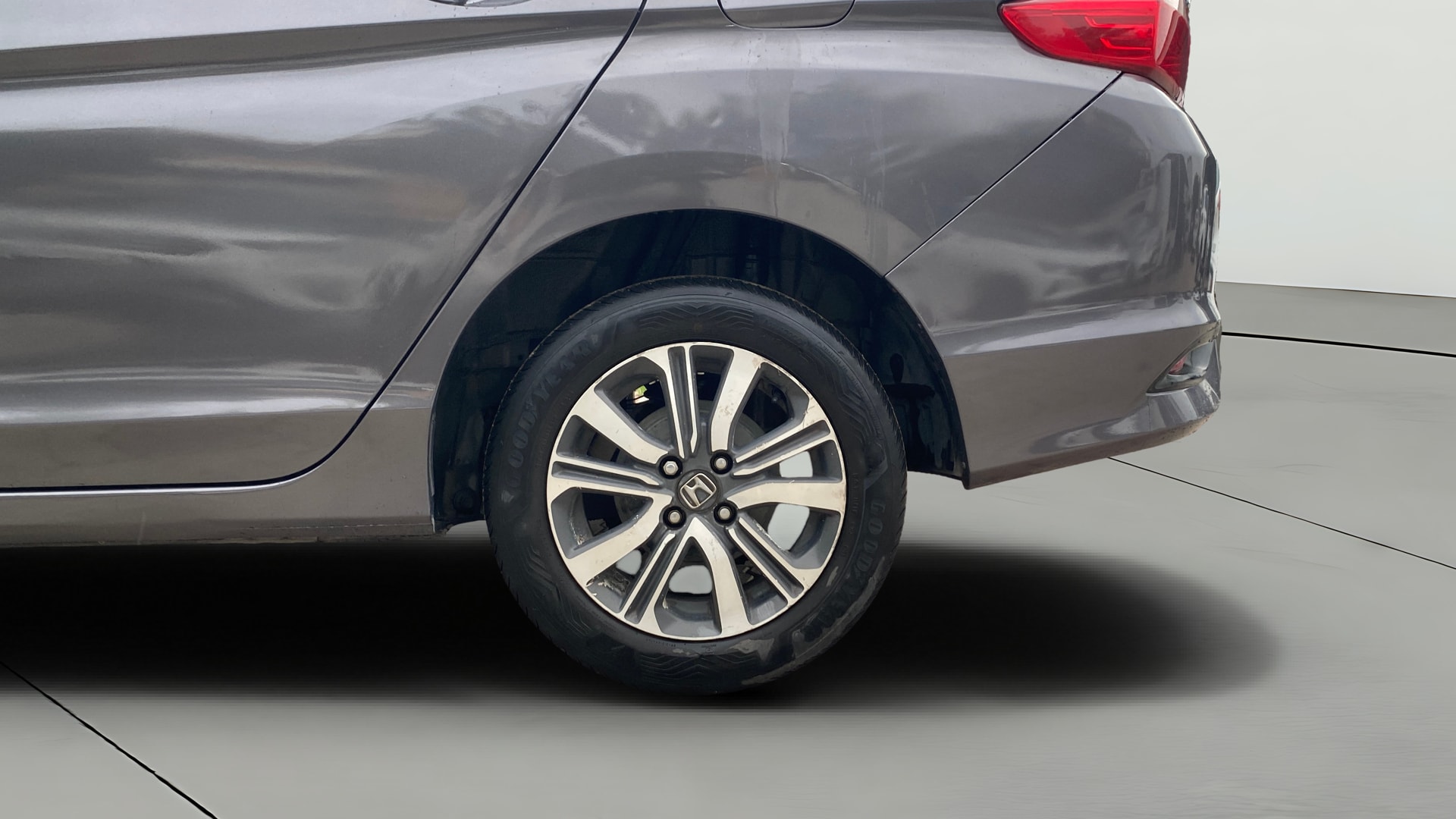 View 2017 Honda City ZX MT Diesel Anniversary Edition Image 12 Used 2017 Honda City ZX MT Diesel Anniversary Edition Image 12