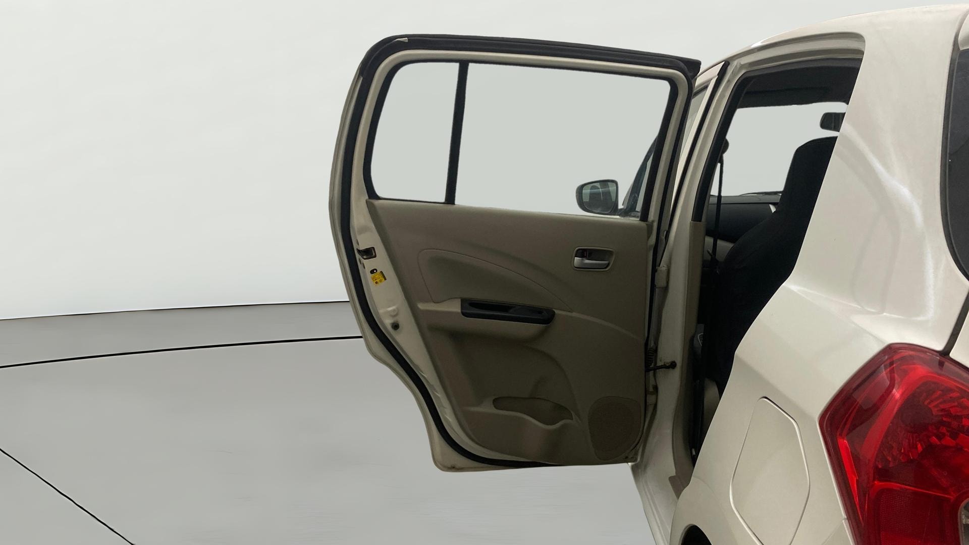 View 2015 Maruti Suzuki 1000 Base Variant Image 22 Used 2015 Maruti Suzuki 1000 Base Variant Image 22