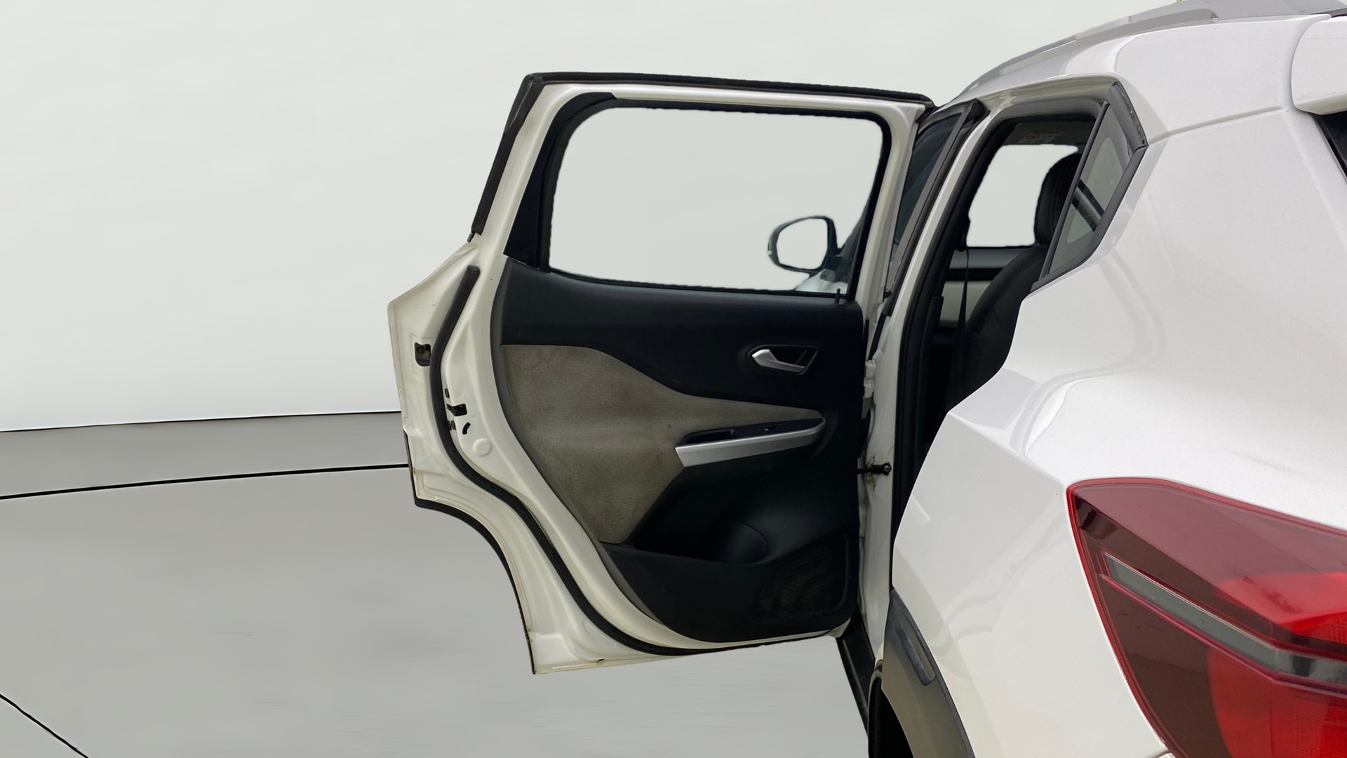 View 2022 Nissan Magnite XV Image 15 Used 2022 Nissan Magnite XV Image 15