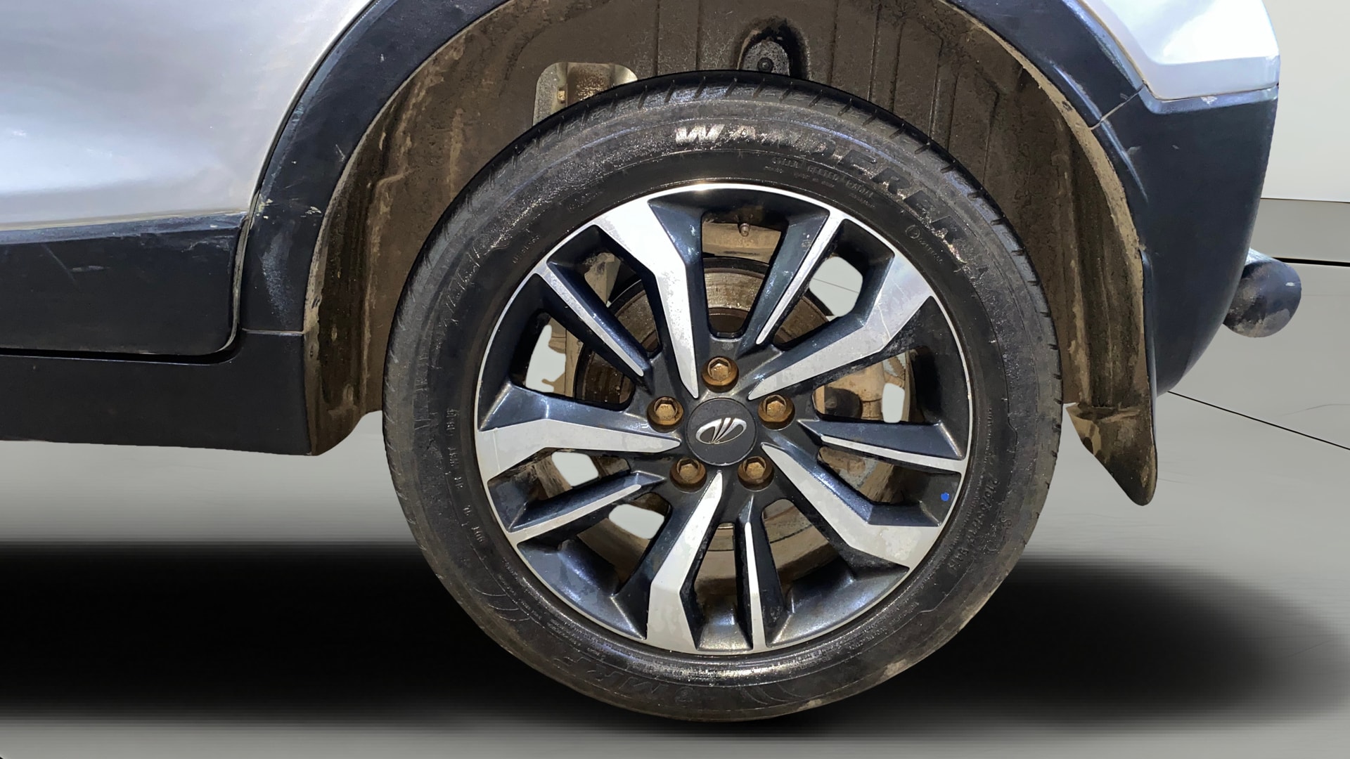 View 2019 Mahindra XUV300 W4 Petrol BS IV Image 8 Used 2019 Mahindra XUV300 W4 Petrol BS IV Image 8