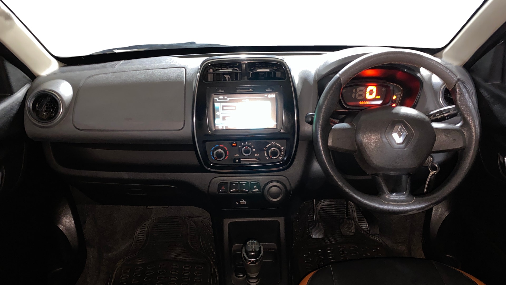 View 2019 Renault Kwid RXL 1.0 BS IV Image 15 Used 2019 Renault Kwid RXL 1.0 BS IV Image 15
