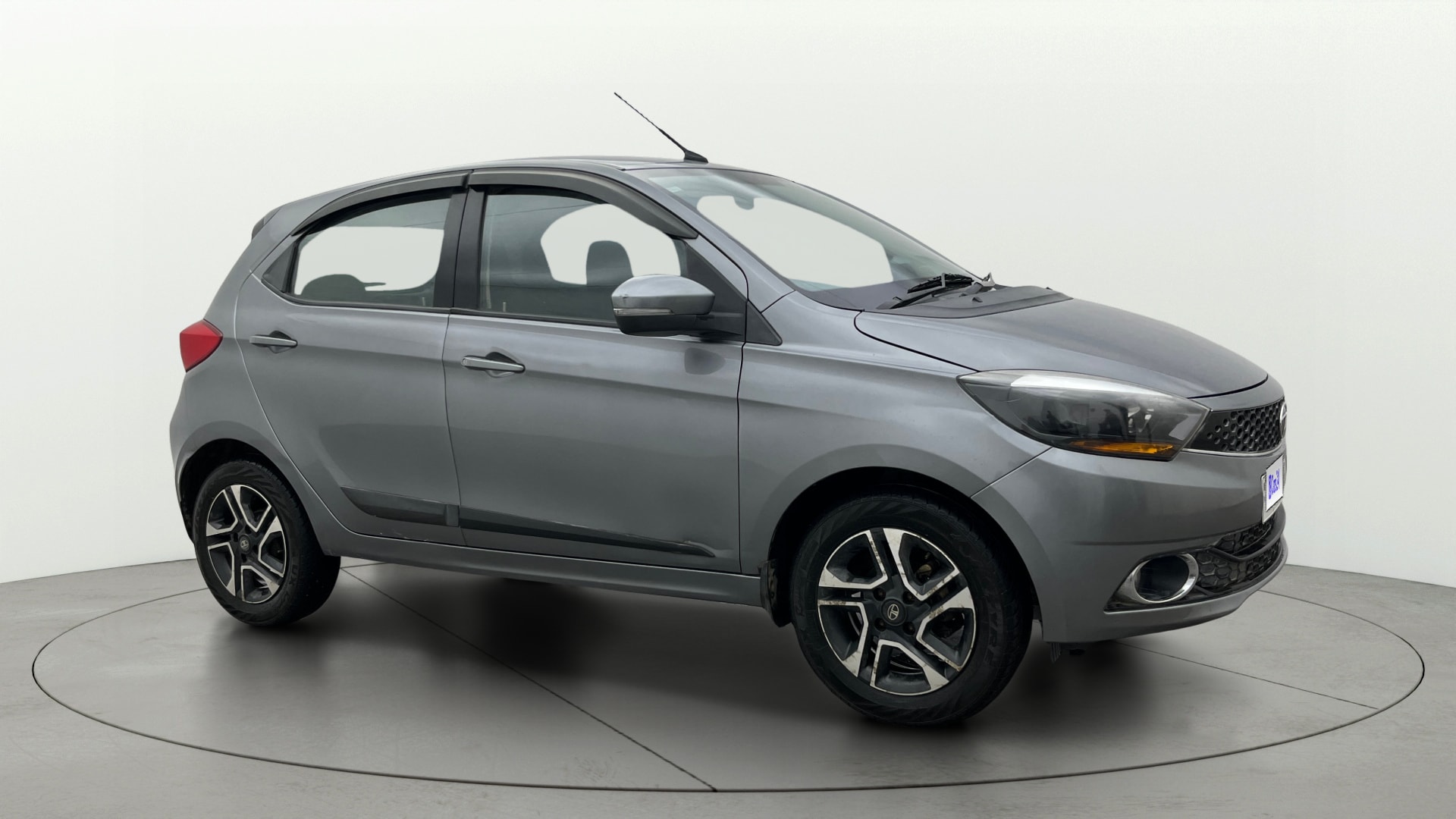 View 2019 Tata Tiago Revotorq XB Image 13 Used 2019 Tata Tiago Revotorq XB Image 13