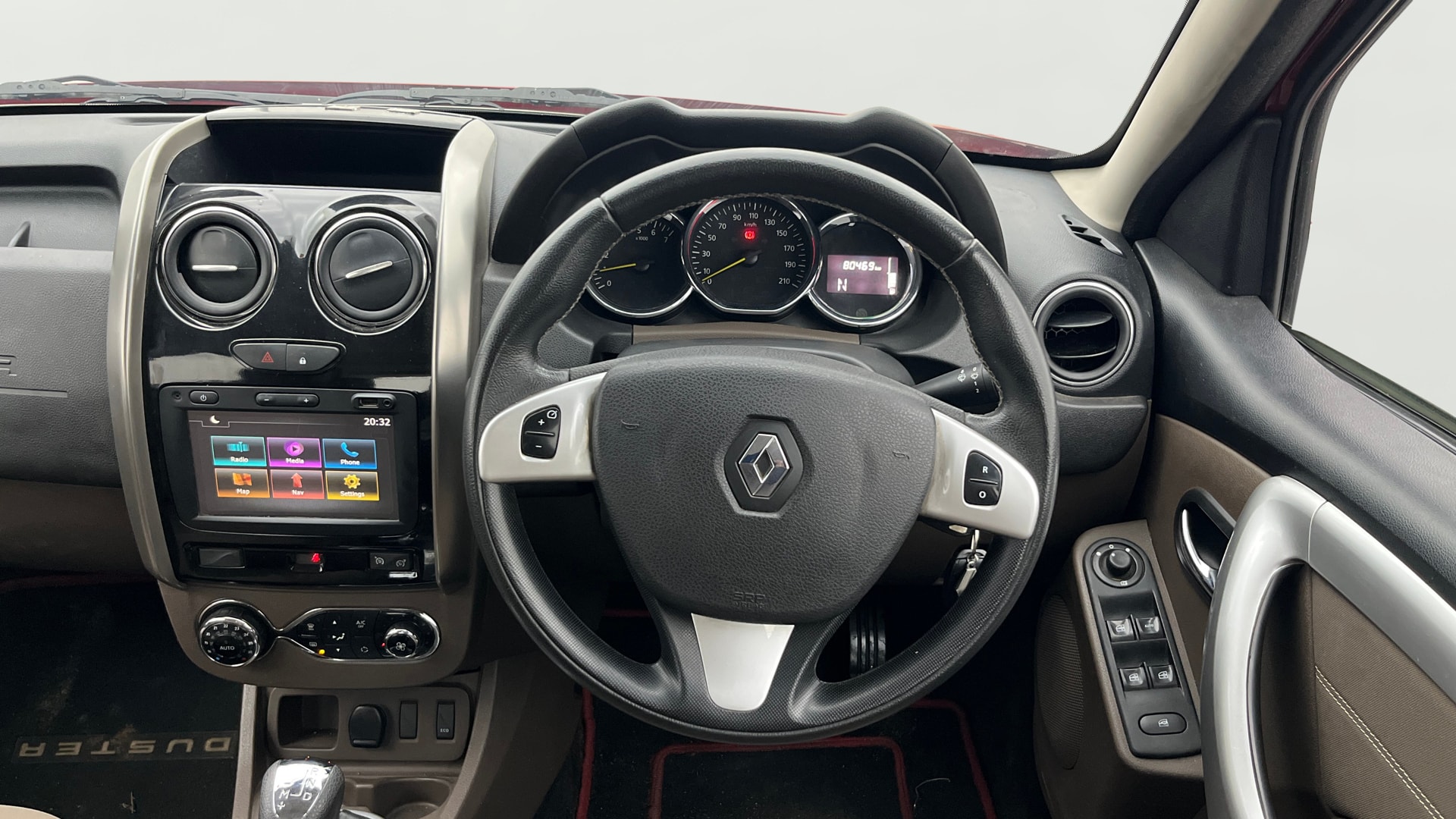 View 2017 Renault Duster Diesel 110PS RXZ AMT Image 20 Used 2017 Renault Duster Diesel 110PS RXZ AMT Image 20