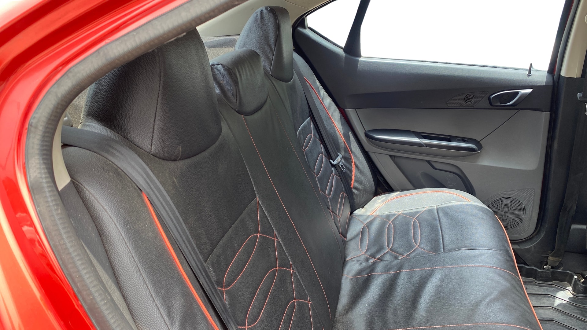 View 2018 Tata Tigor XE Diesel Image 38 Used 2018 Tata Tigor XE Diesel Image 38