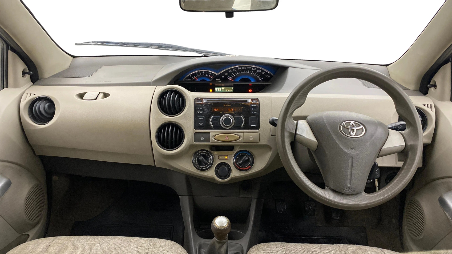 View 2015 Toyota Etios Liva V Image 15 Used 2015 Toyota Etios Liva V Image 15