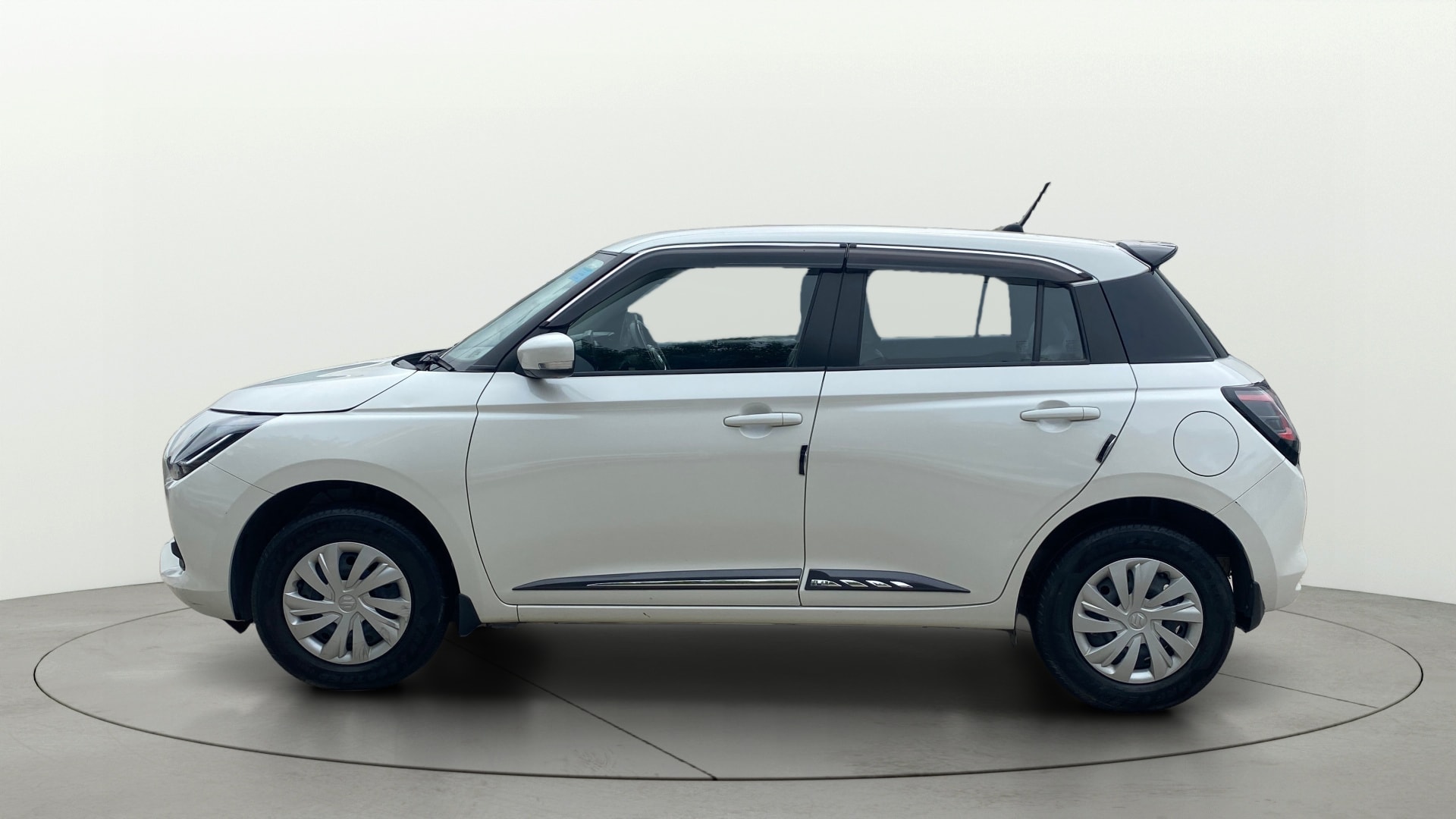 View 2024 Maruti Suzuki 1000 Base Variant Image 5 Used 2024 Maruti Suzuki 1000 Base Variant Image 5