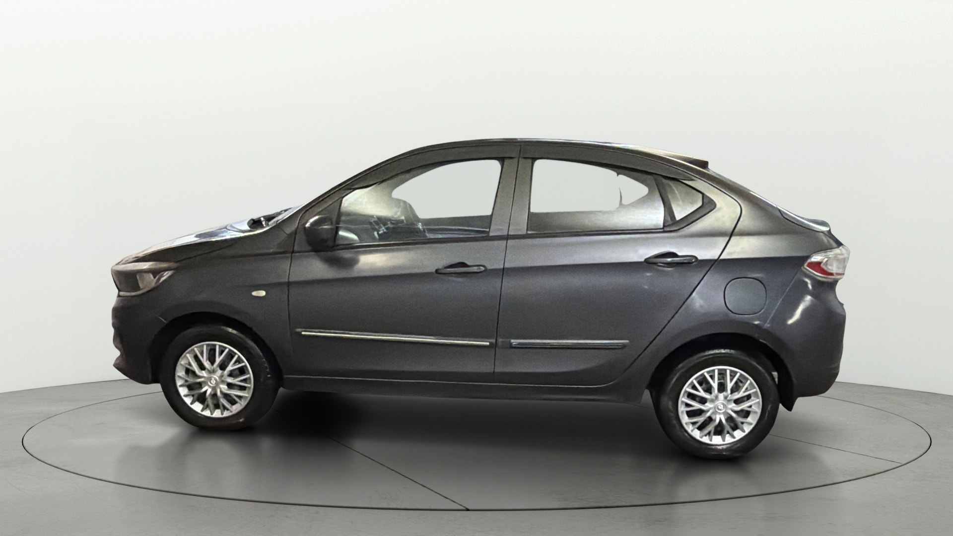 View 2020 Tata Tigor XE Diesel Image 5 Used 2020 Tata Tigor XE Diesel Image 5