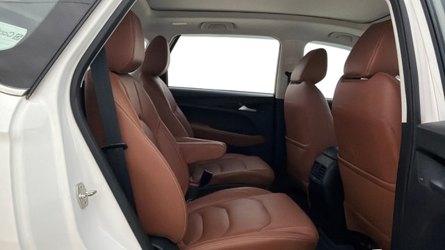 View MG Hector Plus Image 38 Used MG Hector Plus Image 38