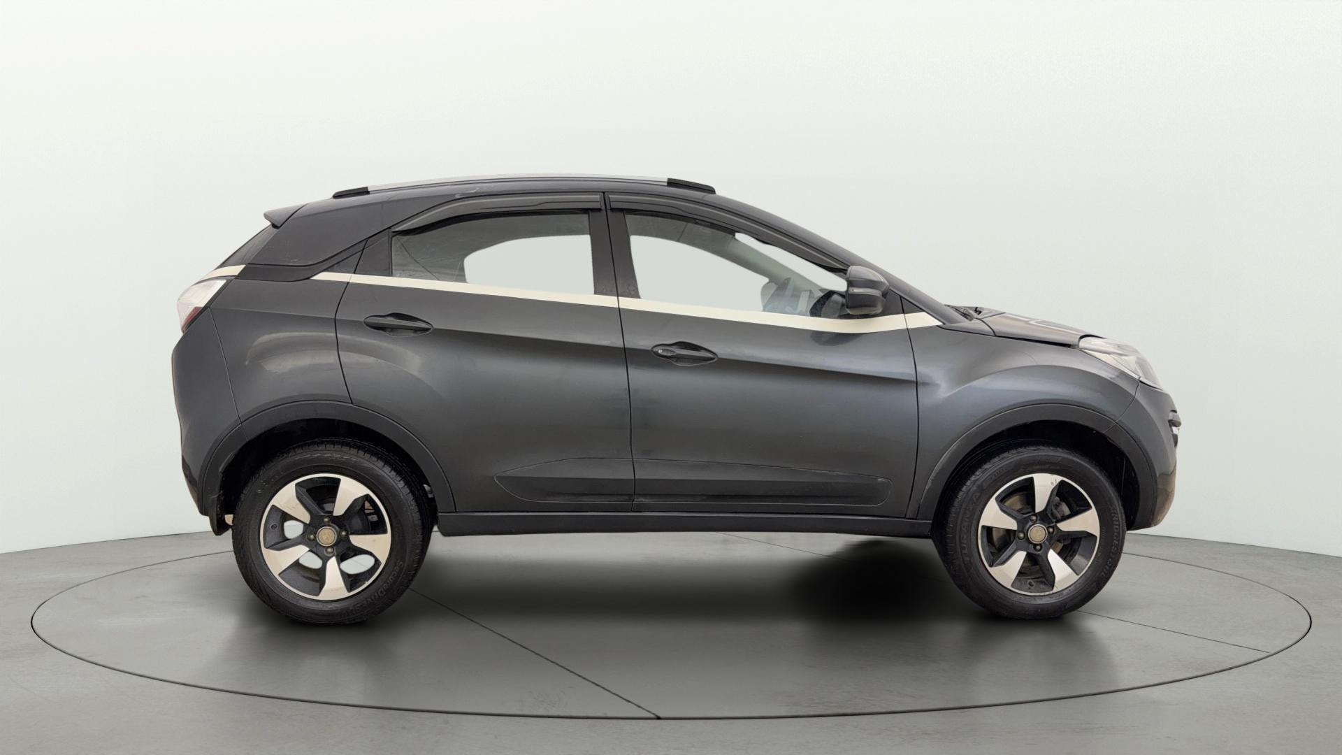 View 2018 Tata Nexon Revotron XE Image 8 Used 2018 Tata Nexon Revotron XE Image 8
