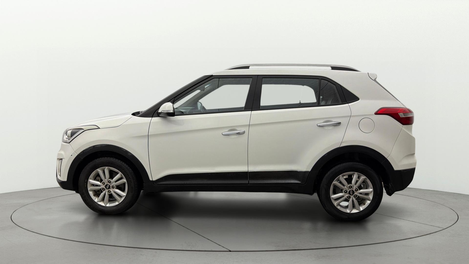 View 2016 Hyundai Creta 1.6 SX Plus Petrol Image 5 Used 2016 Hyundai Creta 1.6 SX Plus Petrol Image 5