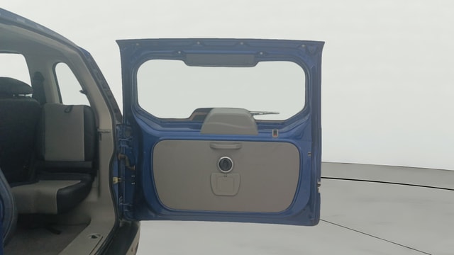 View Mahindra NuvoSport Image 18 Used Mahindra NuvoSport Image 18
