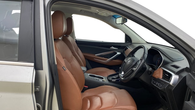 View MG Hector Plus Image 28 Used MG Hector Plus Image 28