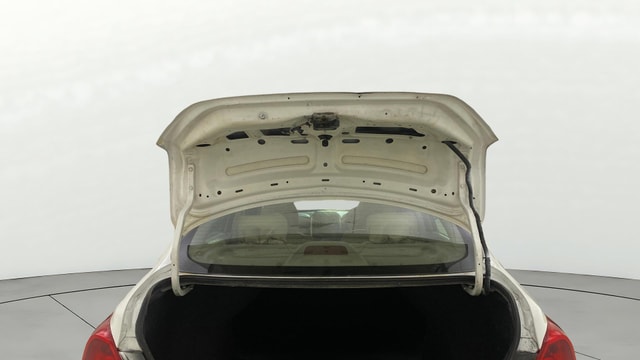 View Nissan Sunny Image 16 Used Nissan Sunny Image 16