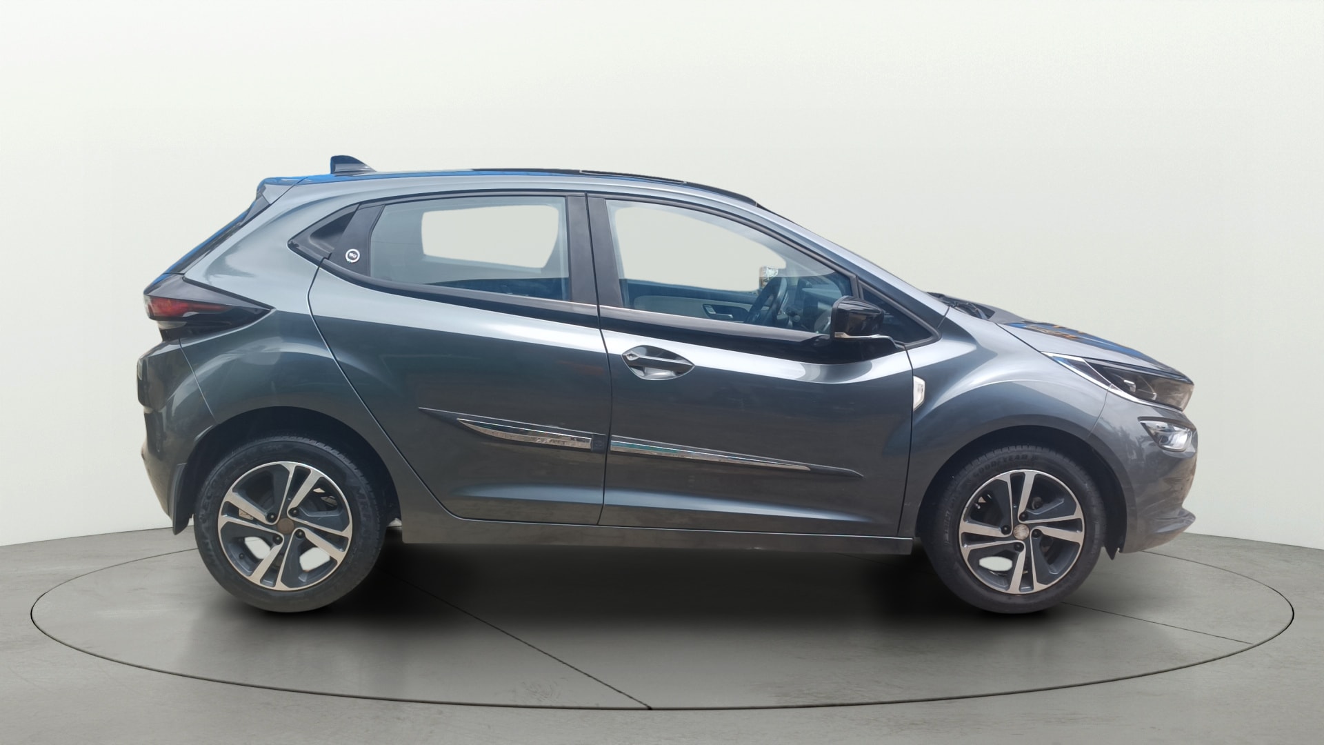 View 2023 Tata Altroz XZ Petrol Image 8 Used 2023 Tata Altroz XZ Petrol Image 8
