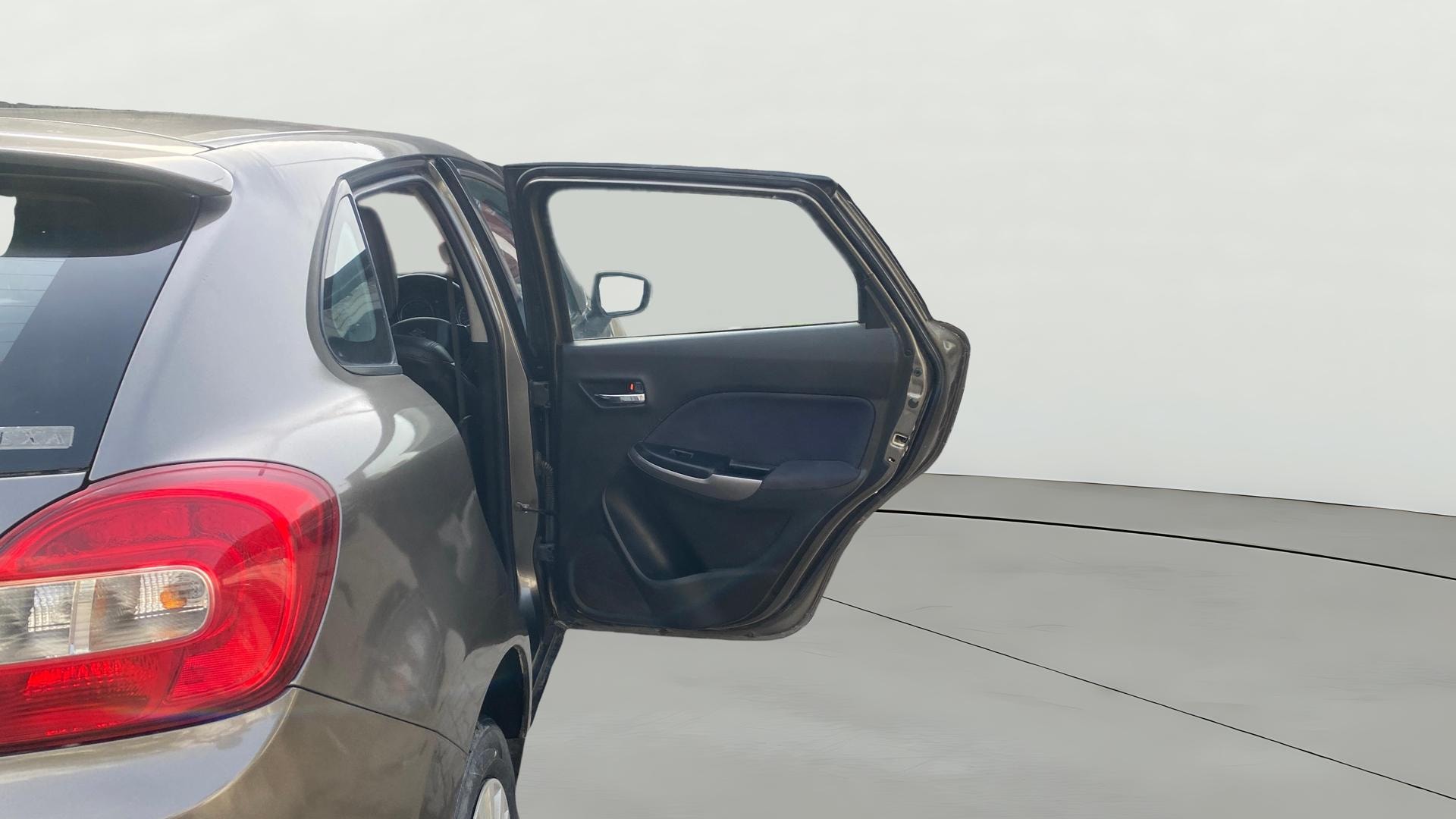 View 2020 Maruti Suzuki 1000 Base Variant Image 7 Used 2020 Maruti Suzuki 1000 Base Variant Image 7