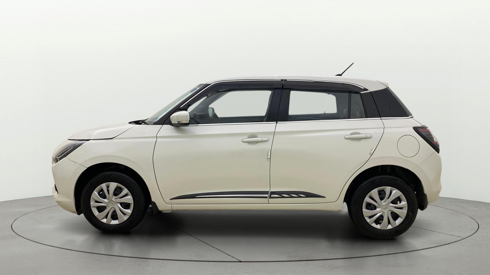 View 2025 Maruti Suzuki 1000 Base Variant Image 5 Used 2025 Maruti Suzuki 1000 Base Variant Image 5