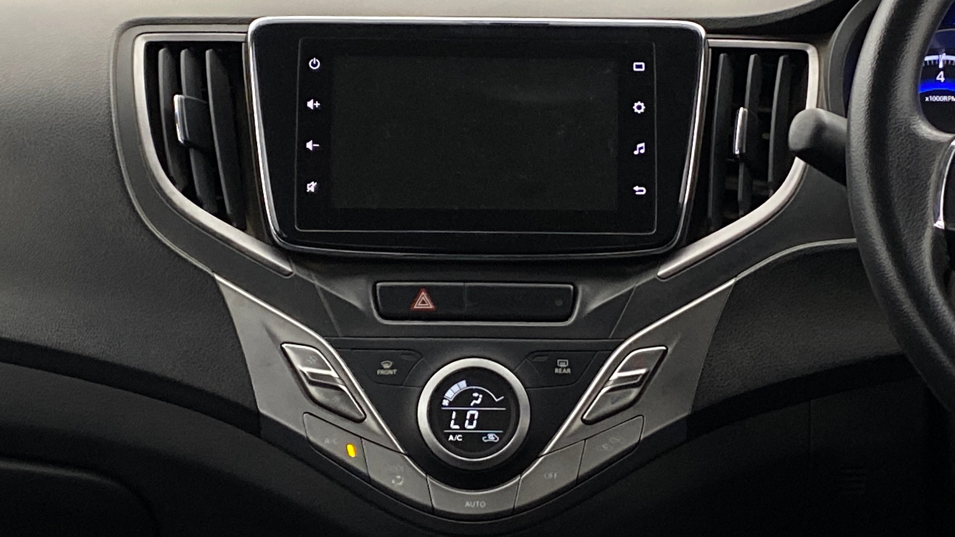 View 2019 Maruti Suzuki 1000 Base Variant Image 17 Used 2019 Maruti Suzuki 1000 Base Variant Image 17