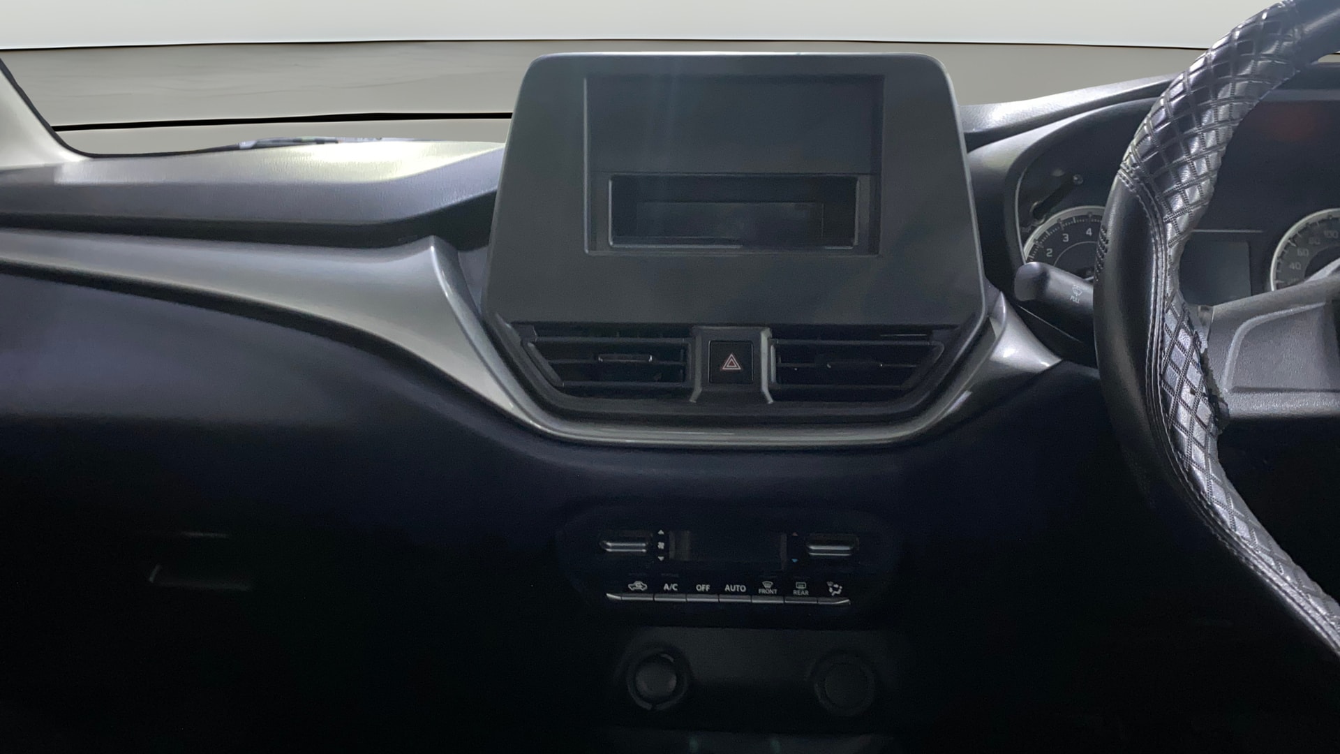 View 2023 Maruti Suzuki 1000 Base Variant Image 17 Used 2023 Maruti Suzuki 1000 Base Variant Image 17